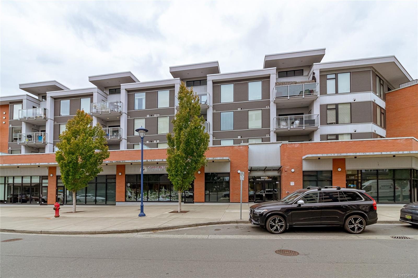 115-950 Whirlaway Cres — listing photo 3 of 31