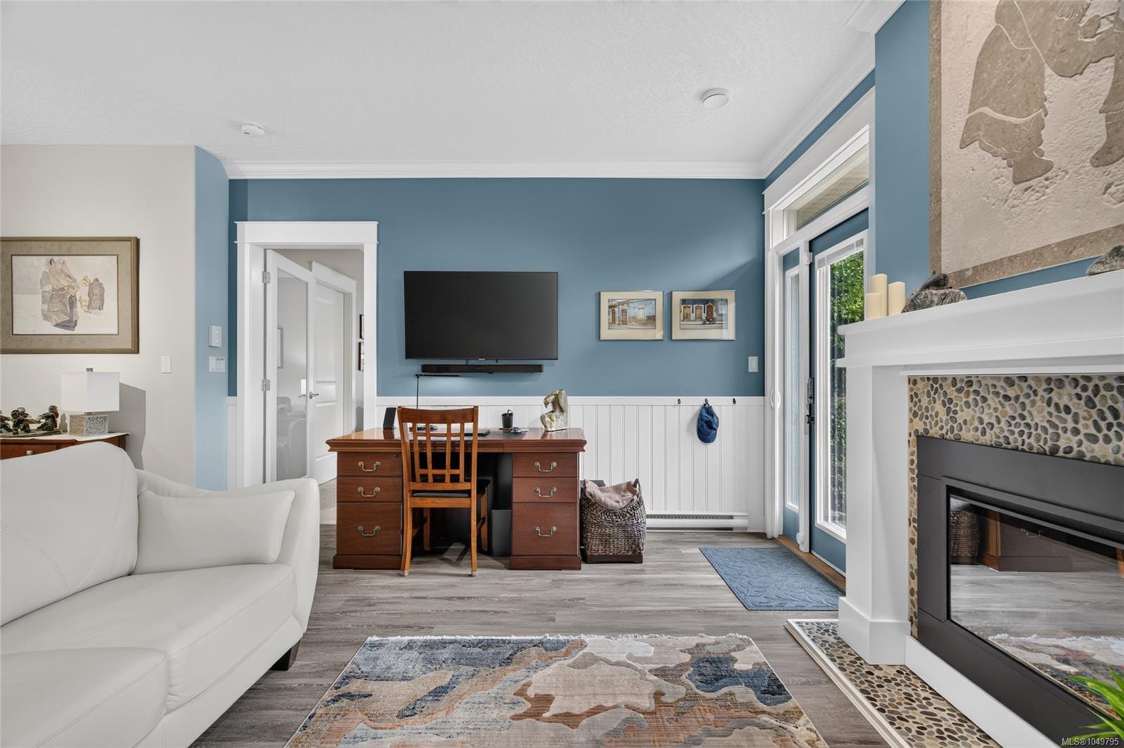 2B-7250 West Saanich Rd — listing photo 12 of 36