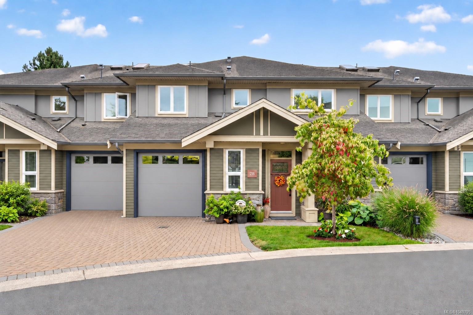 2B-7250 West Saanich Rd — listing photo 3 of 36
