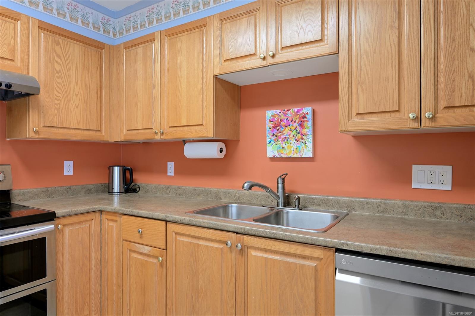 209-1063 Southgate St — listing photo 13 of 37