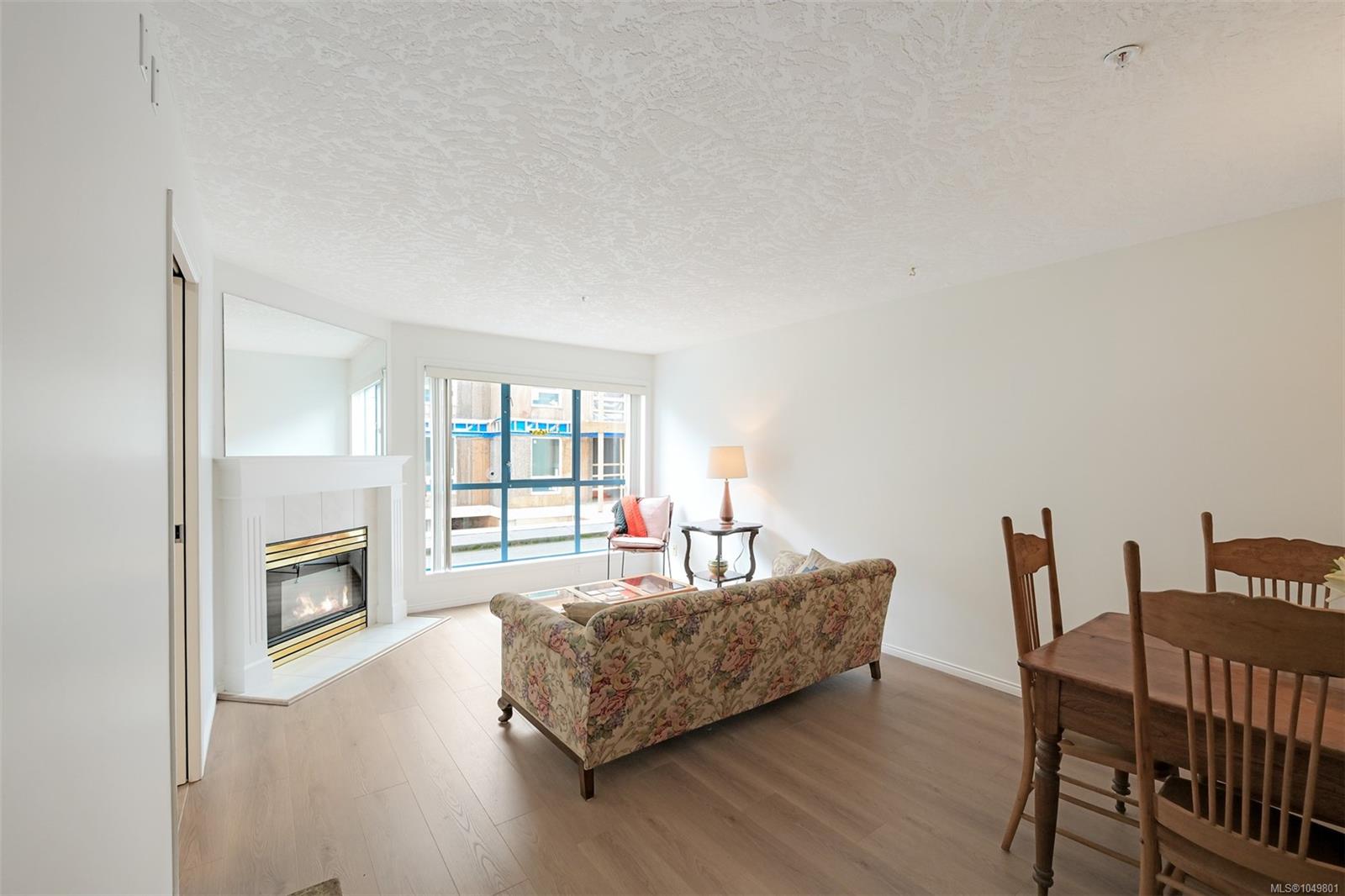 209-1063 Southgate St — listing photo 6 of 37