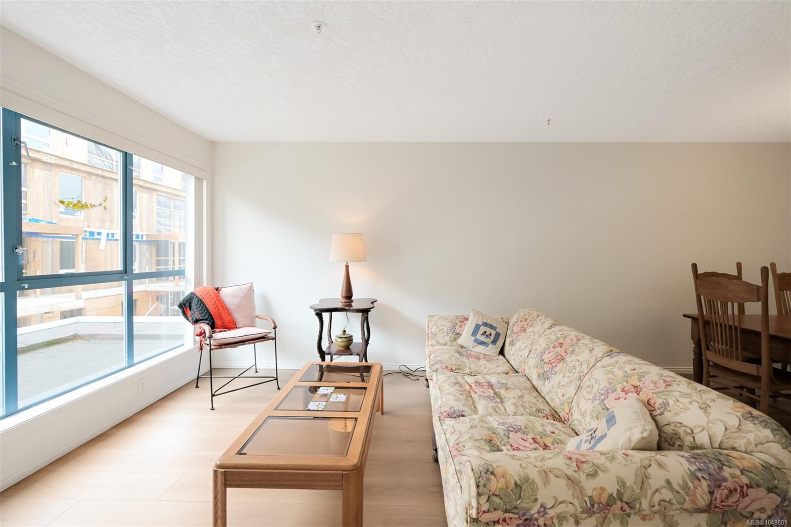 209-1063 Southgate St — listing photo 7 of 37