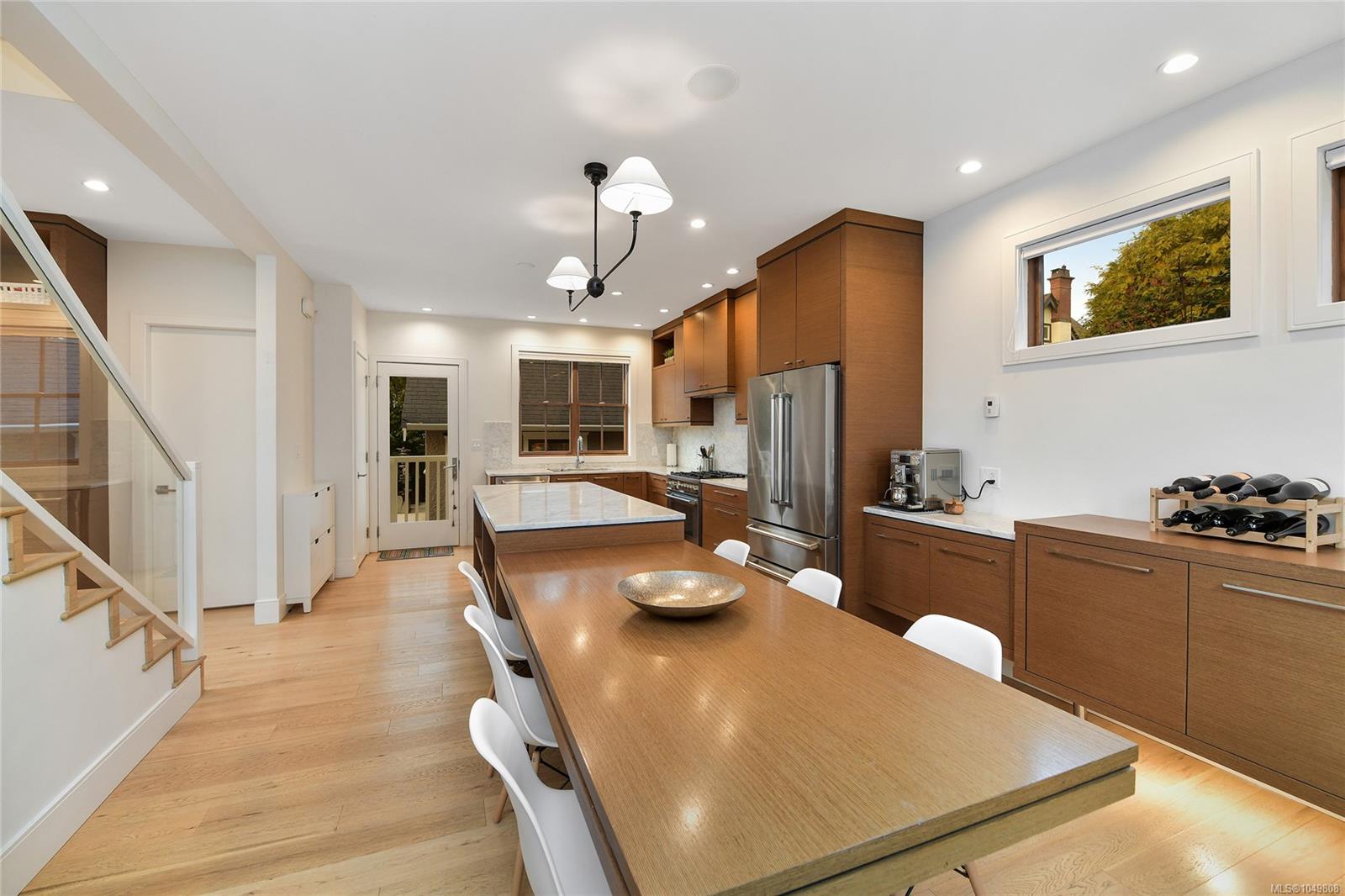 2680 Margate Ave — listing photo 12 of 25