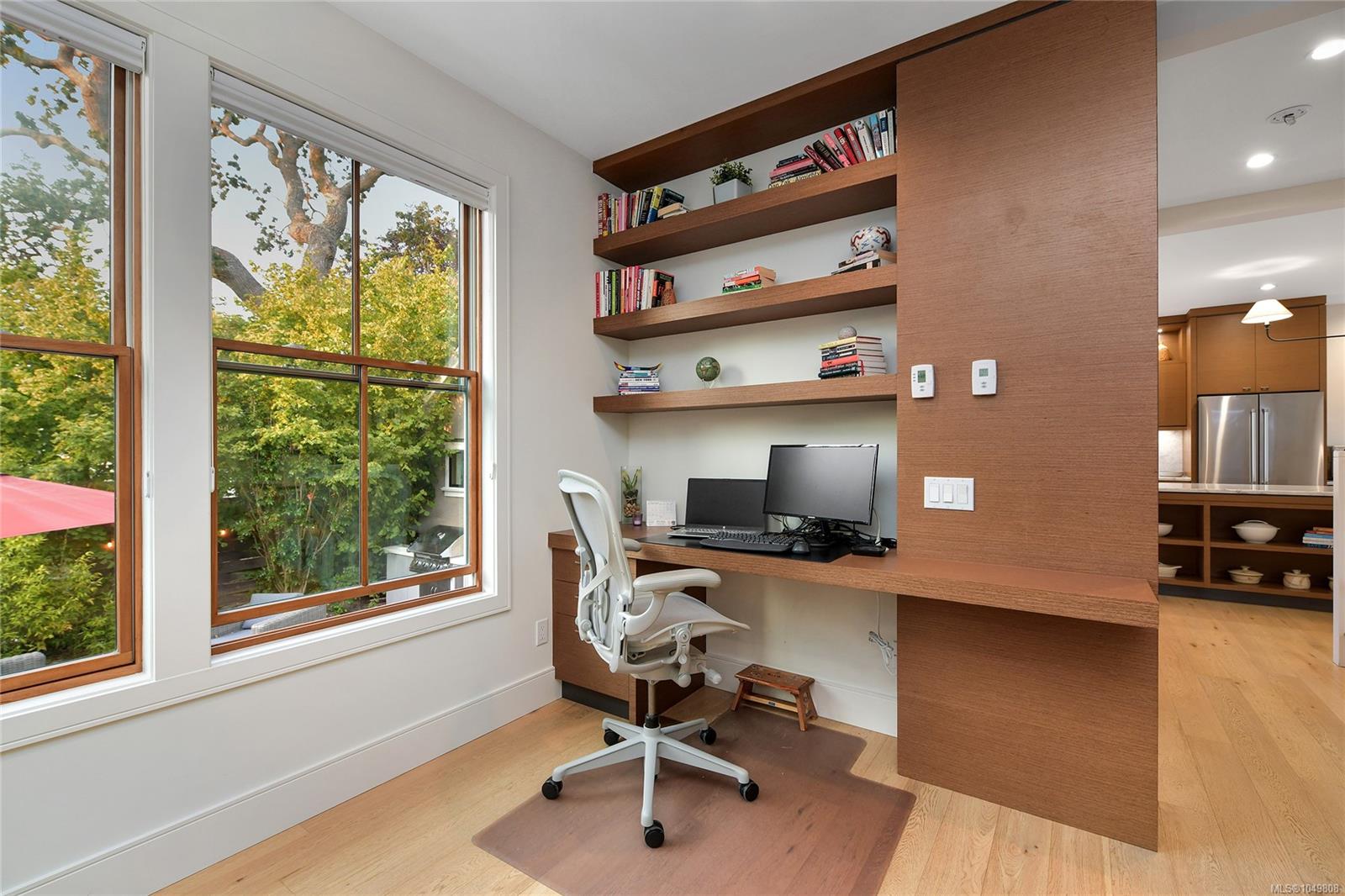 2680 Margate Ave — listing photo 6 of 25