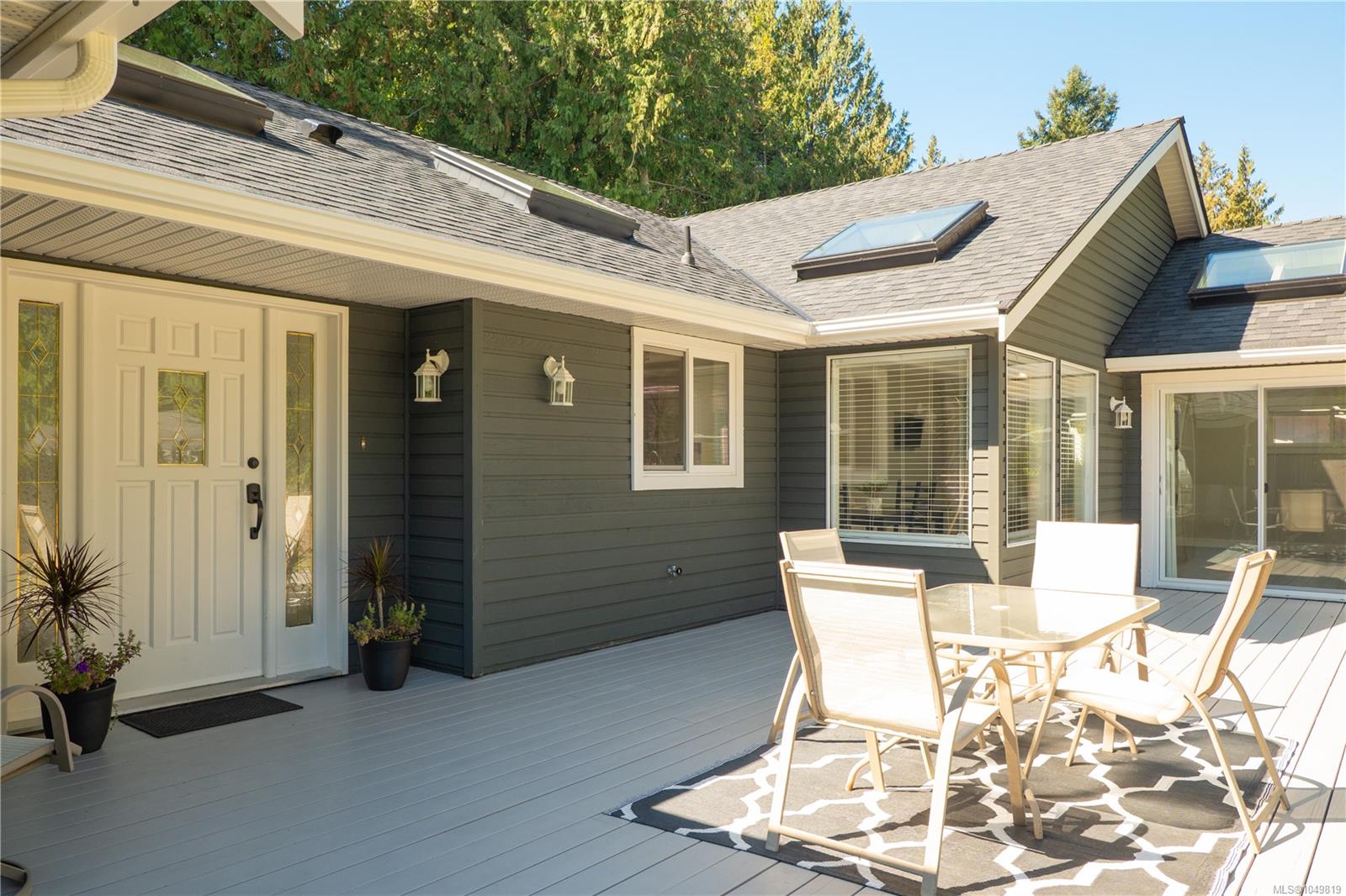967 Woodpecker Pl — listing photo 14 of 87