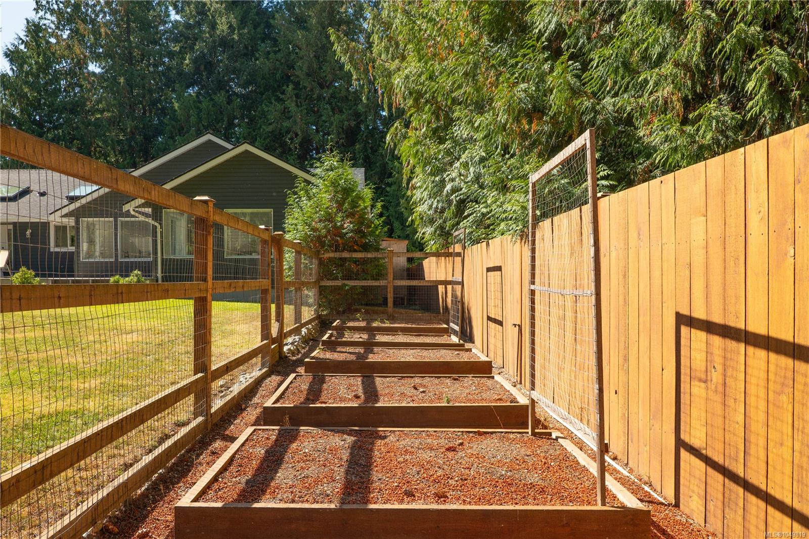 967 Woodpecker Pl — listing photo 8 of 87