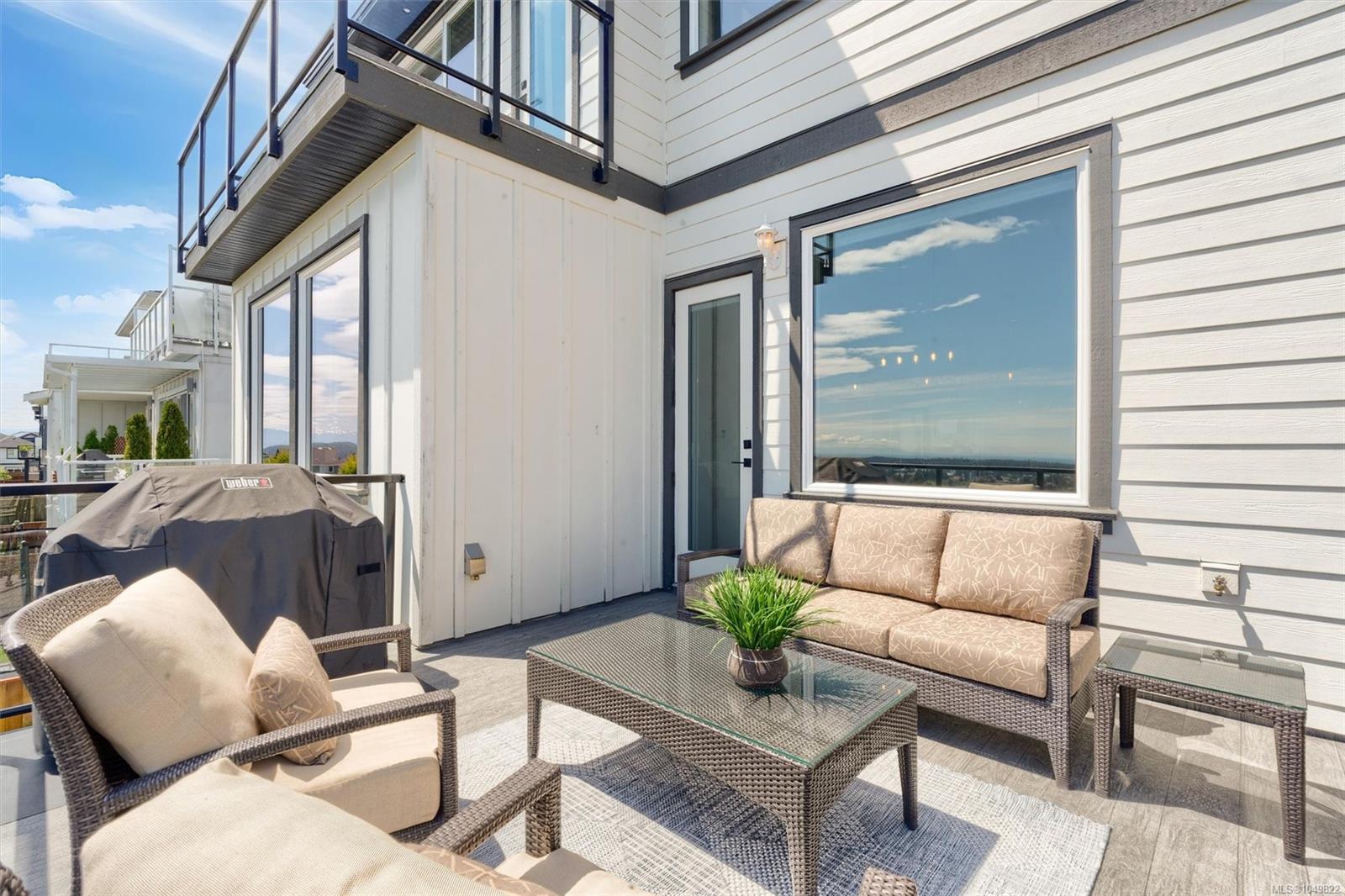 2423 Azurite Cres — listing photo 11 of 50