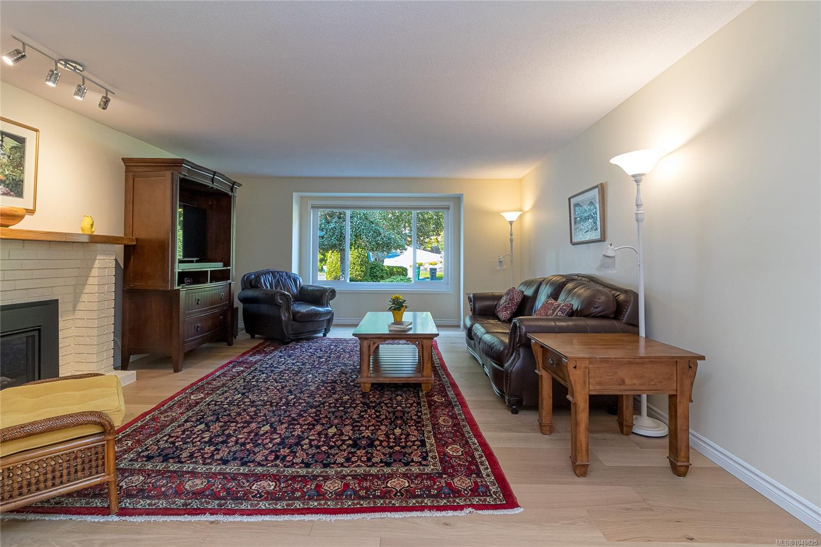 779 Menawood Pl — listing photo 13 of 56