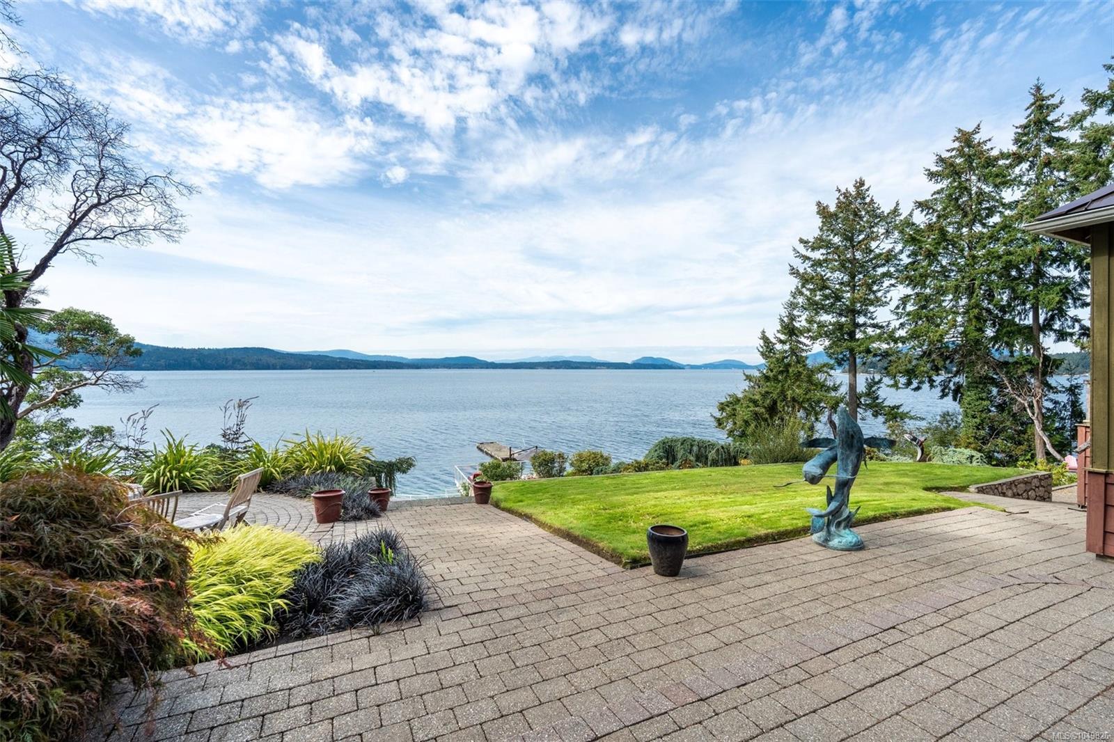 8530 West Saanich Rd — listing photo 11 of 69