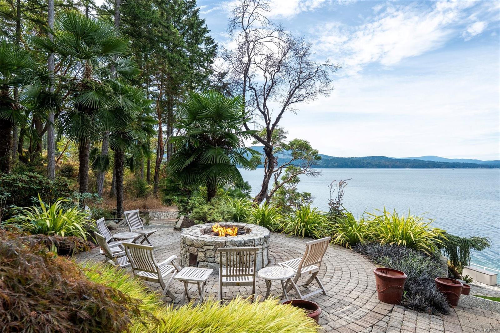 8530 West Saanich Rd — listing photo 12 of 69