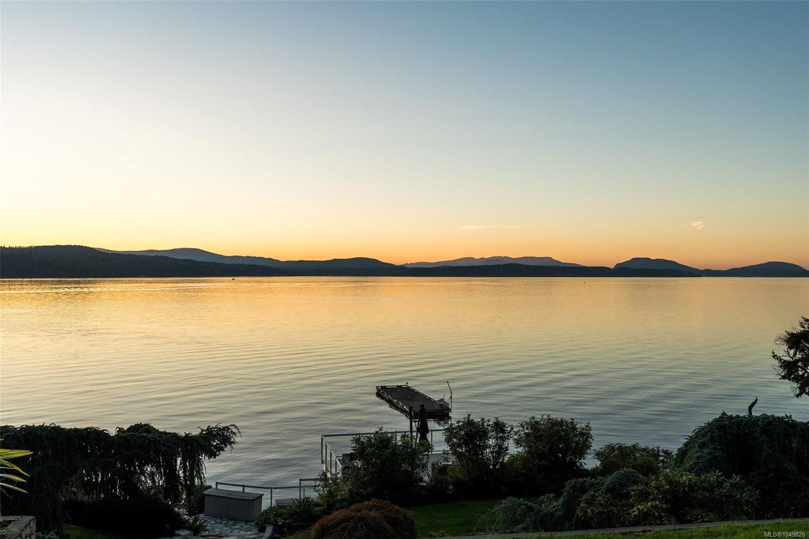 8530 West Saanich Rd — listing photo 4 of 69
