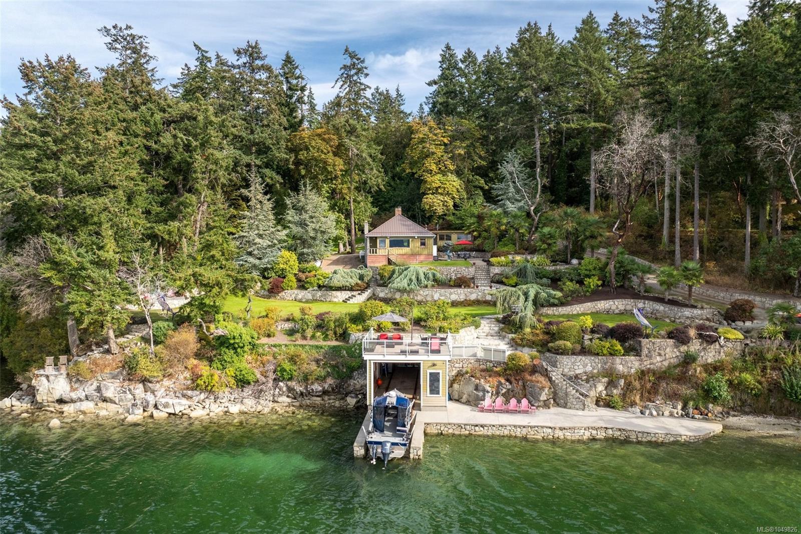 8530 West Saanich Rd — listing photo 5 of 69