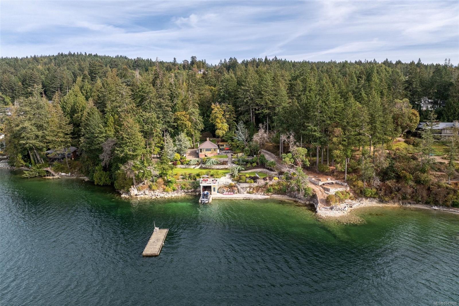 8530 West Saanich Rd — listing photo 9 of 69