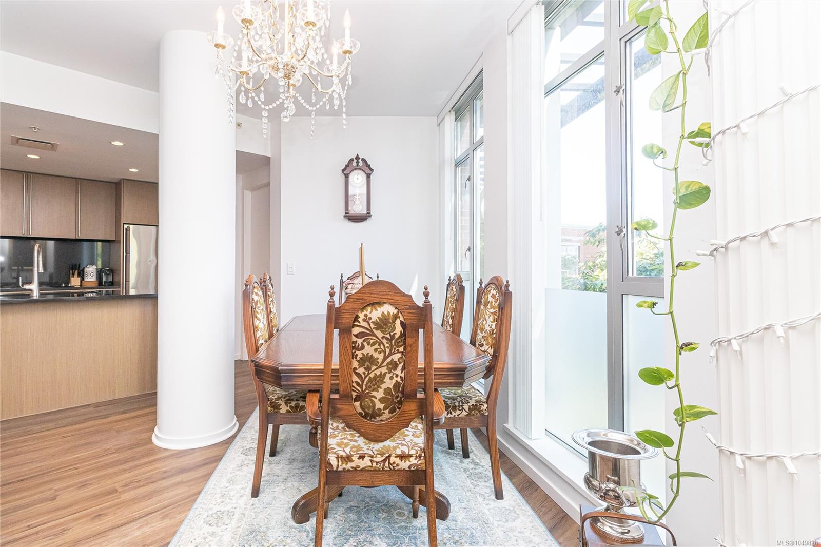 105-100 Saghalie Rd — listing photo 12 of 37