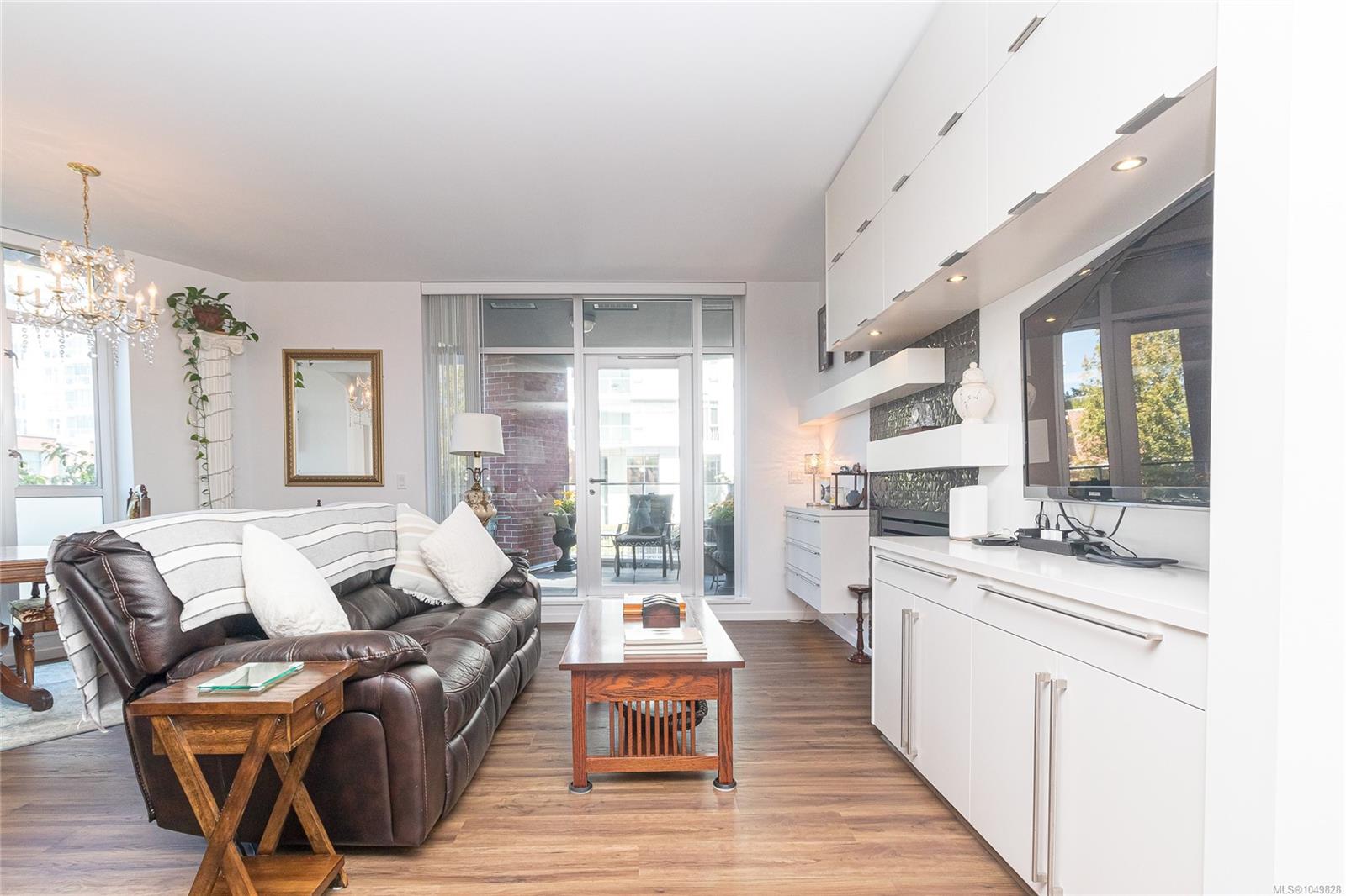 105-100 Saghalie Rd — listing photo 9 of 37
