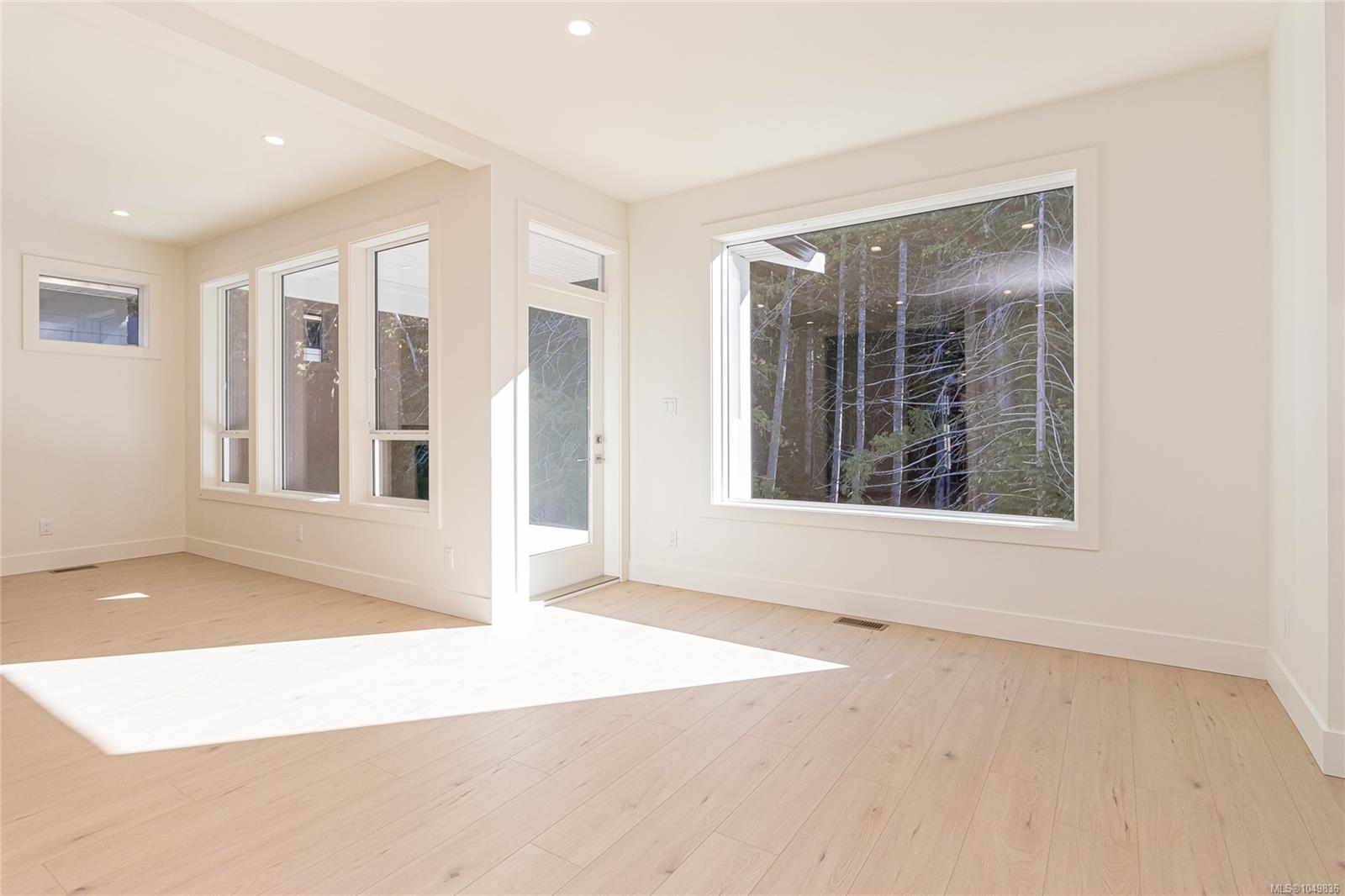 2180 Bellflower Dr — listing photo 10 of 49