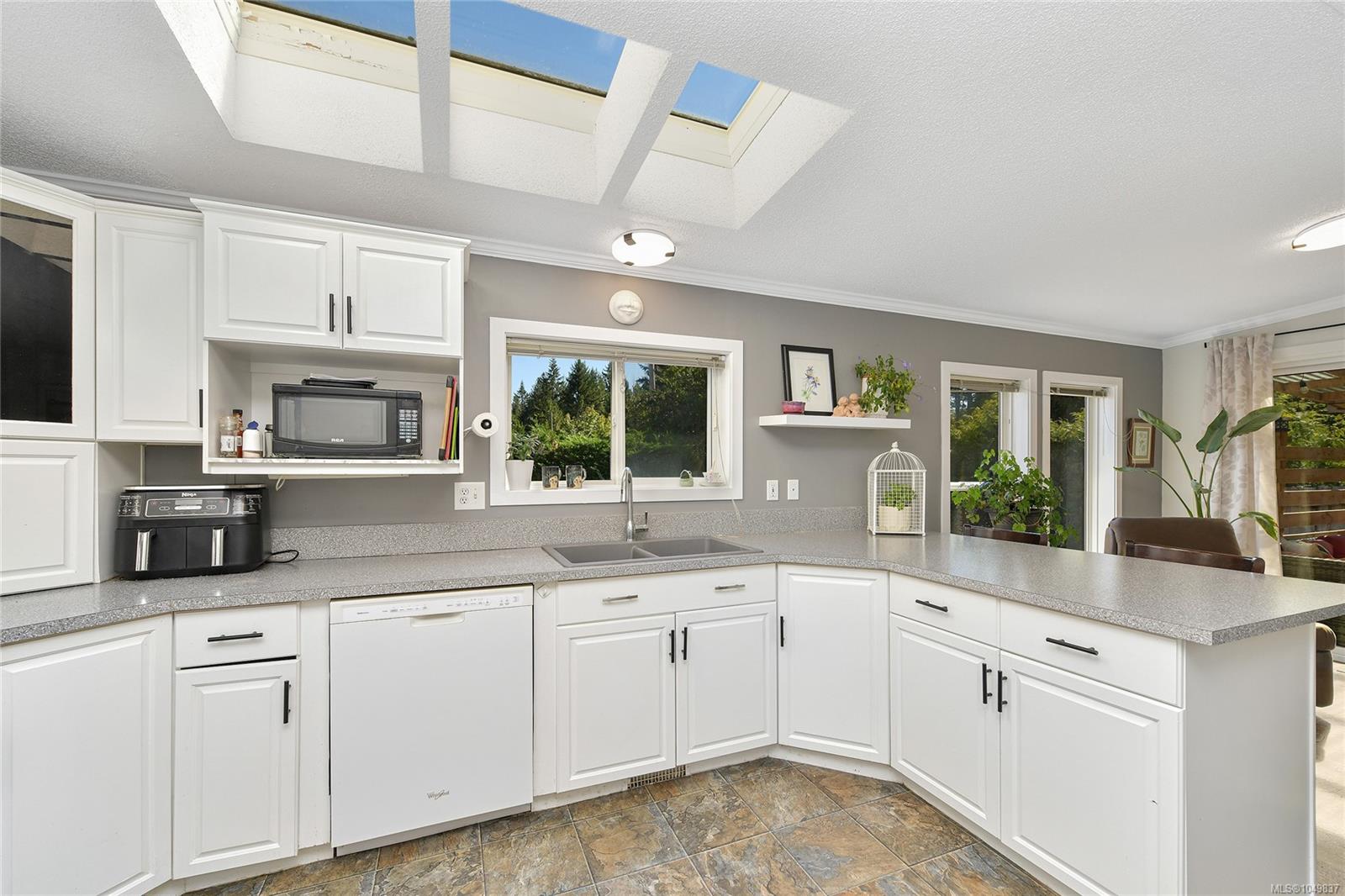 116-1751 Northgate Rd — listing photo 11 of 32