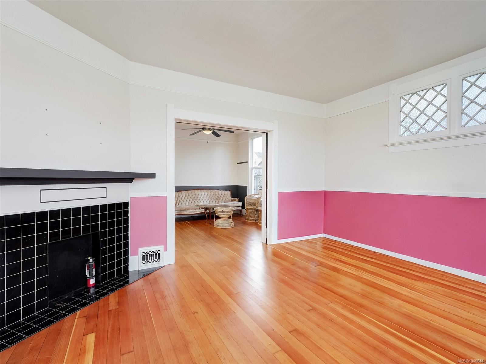 1029 Queens Ave — listing photo 4 of 40