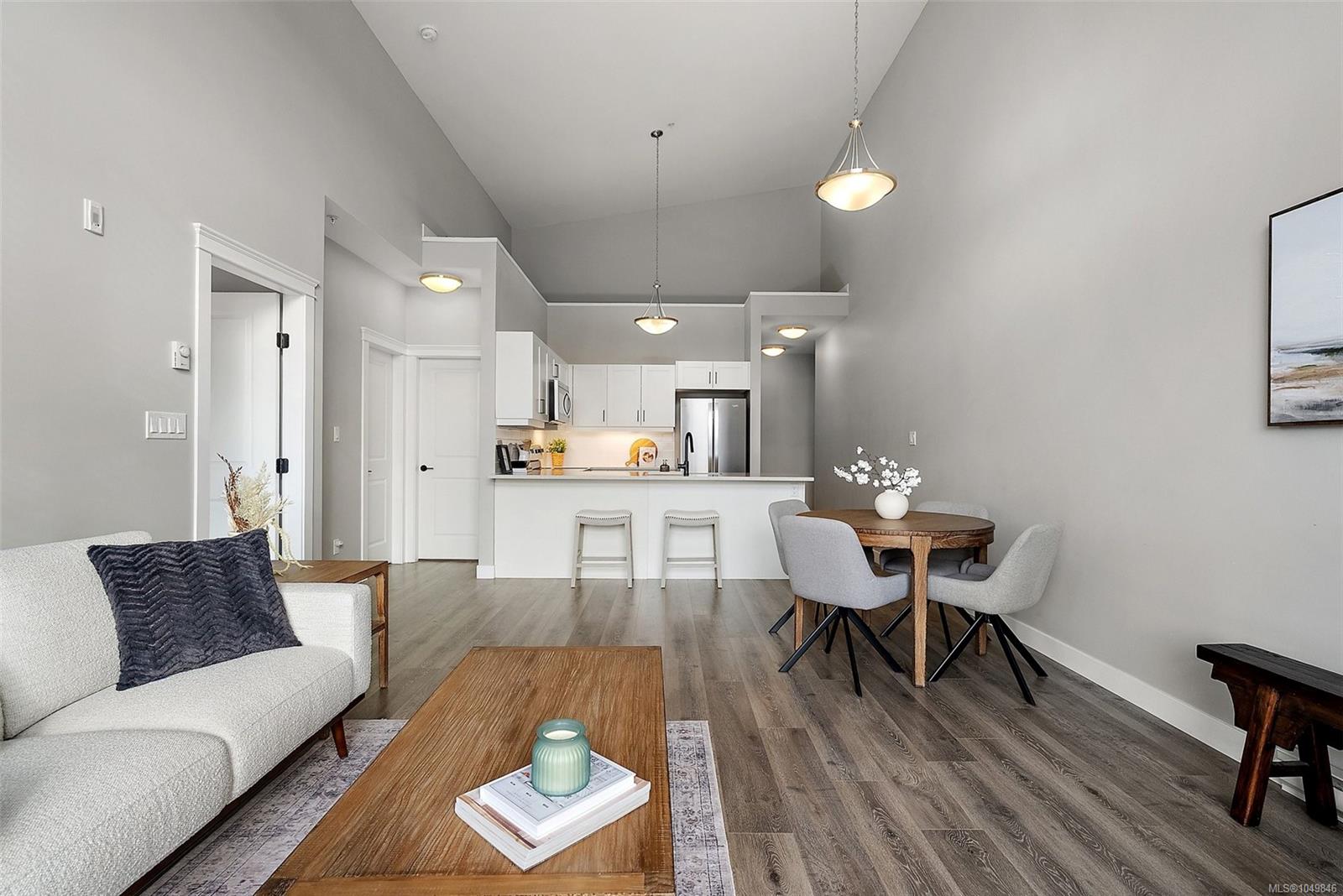 403-844 Goldstream Ave — listing photo 7 of 23