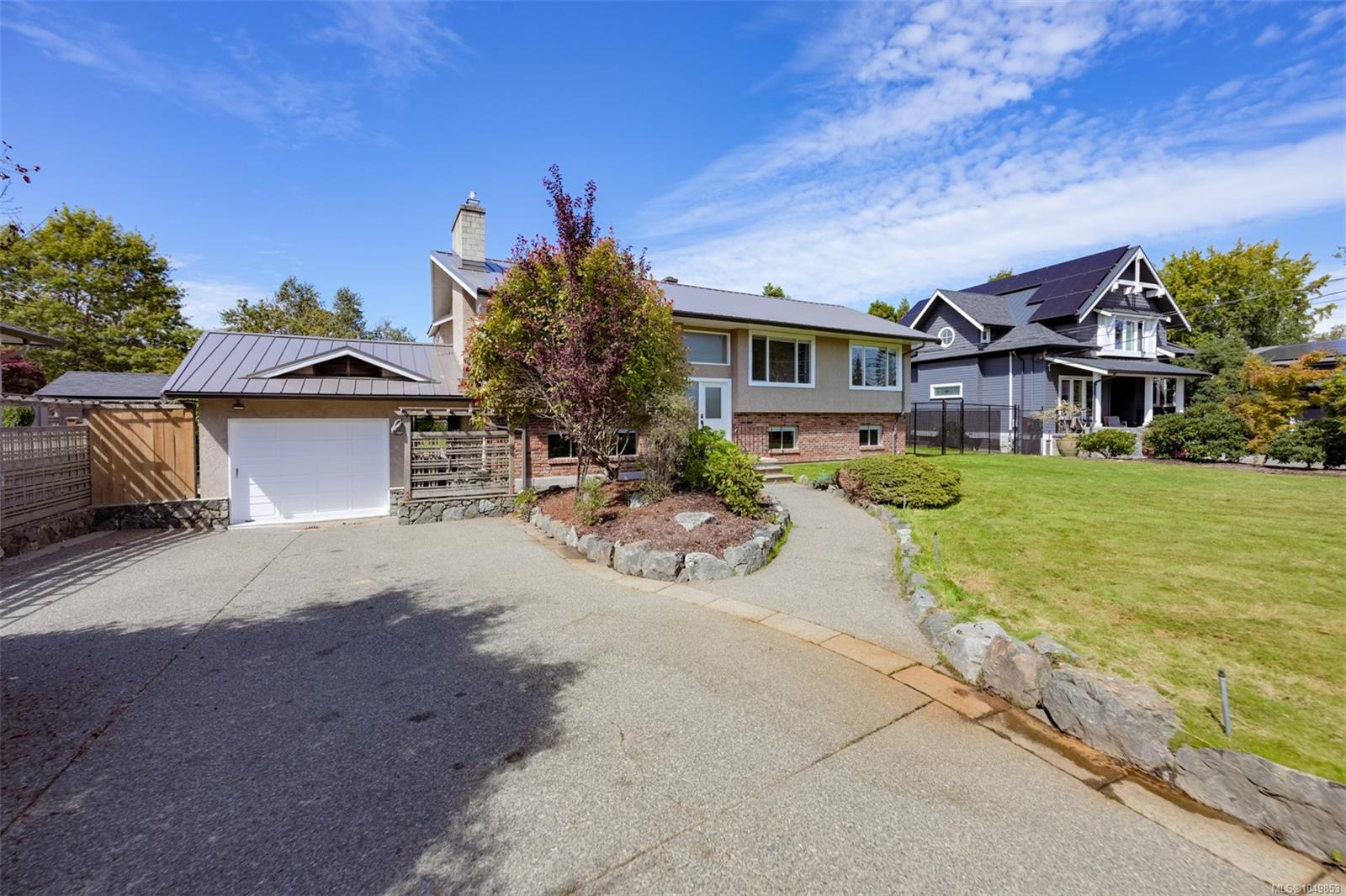 5348 Parker Ave — listing photo 4 of 84