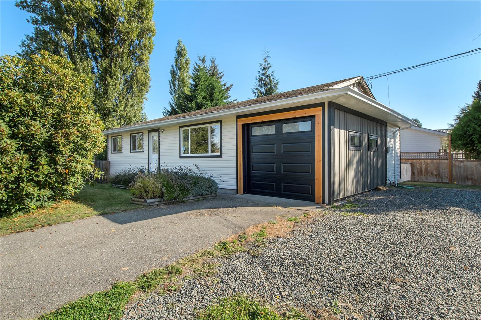 1890 15th Ave, Campbell River