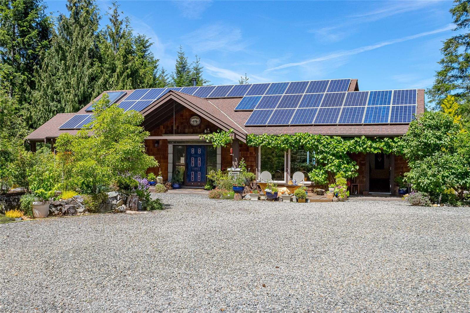 1860 Ashling Rd, Qualicum Beach