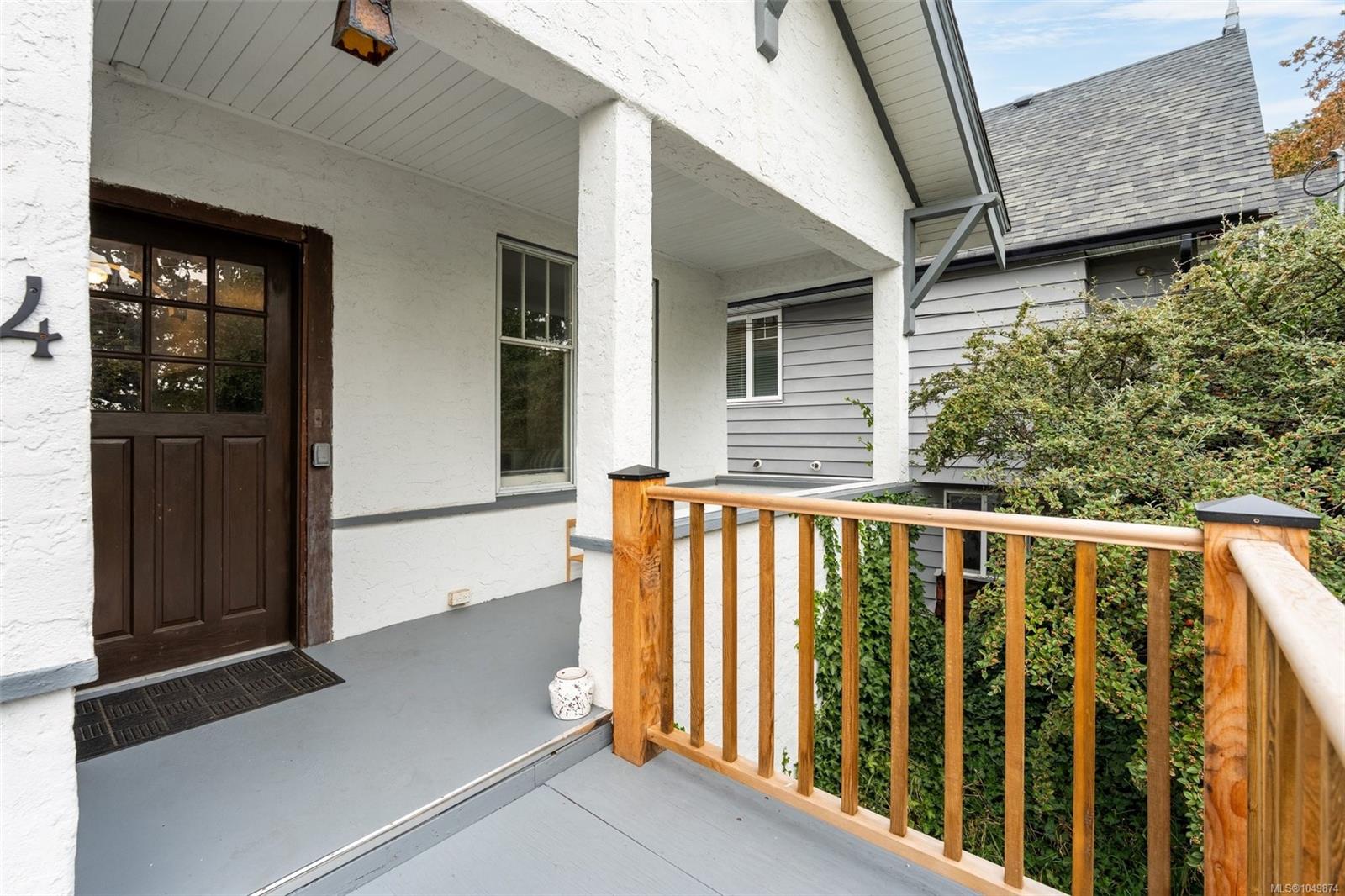 2734 Avebury Ave — listing photo 7 of 57