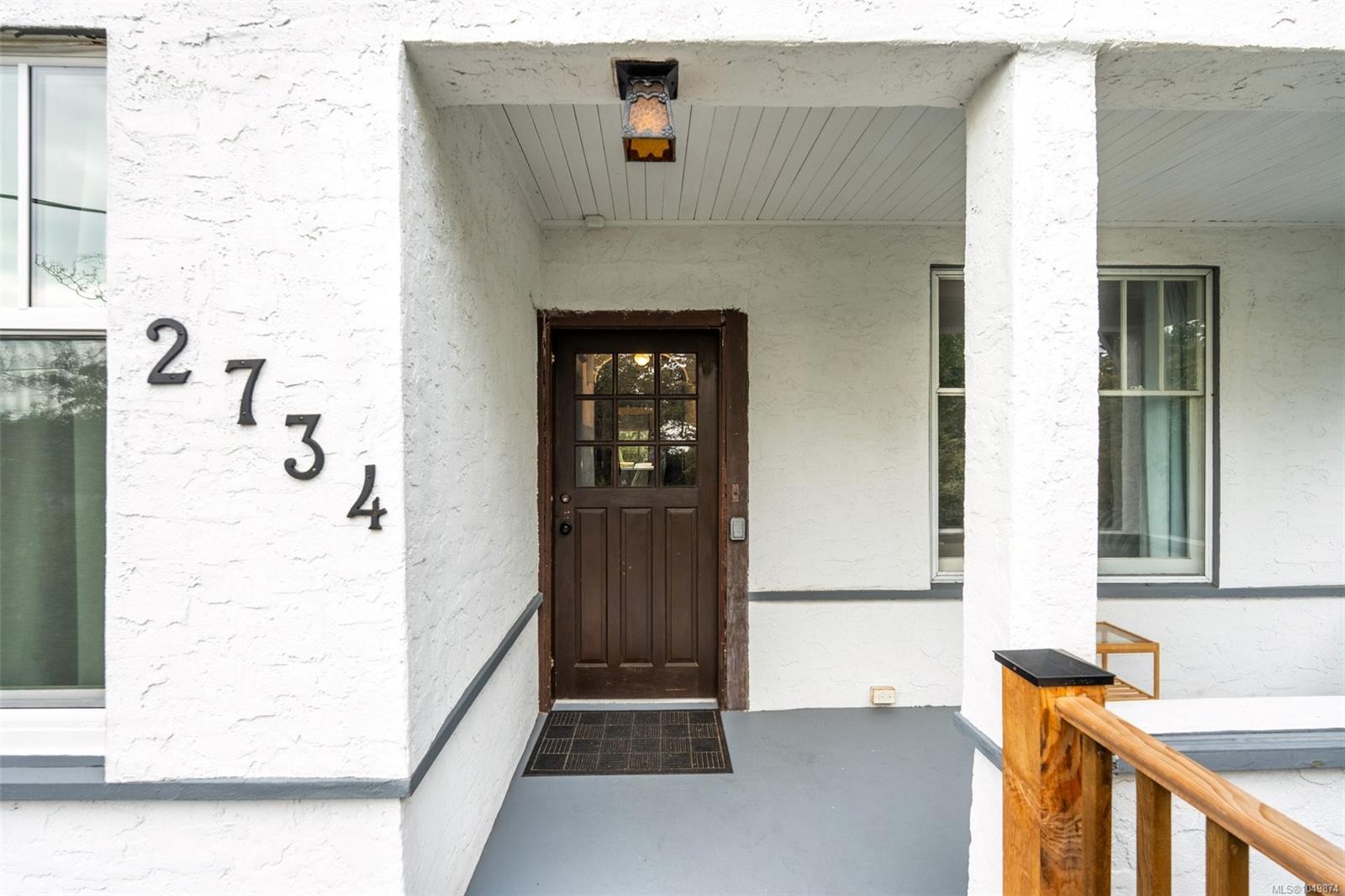 2734 Avebury Ave — listing photo 9 of 57