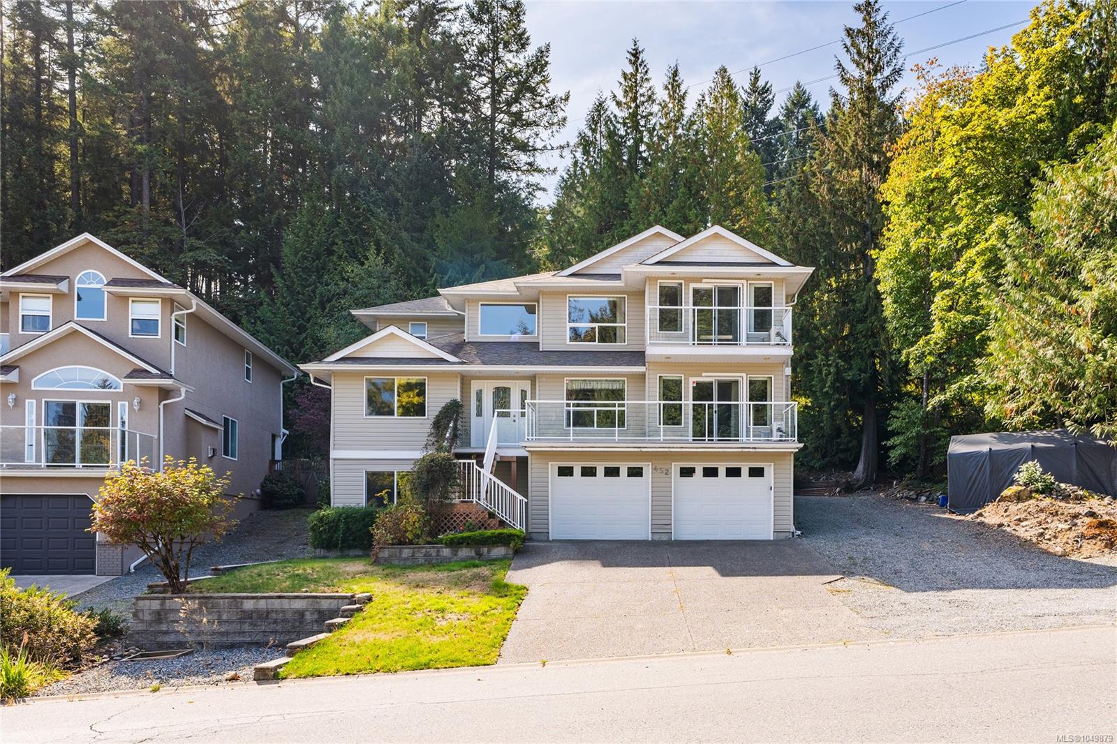 452 Thetis Dr, Ladysmith