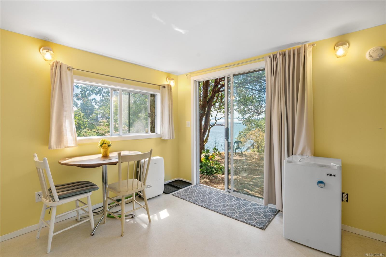 310 Bessborough Ave — listing photo 14 of 41