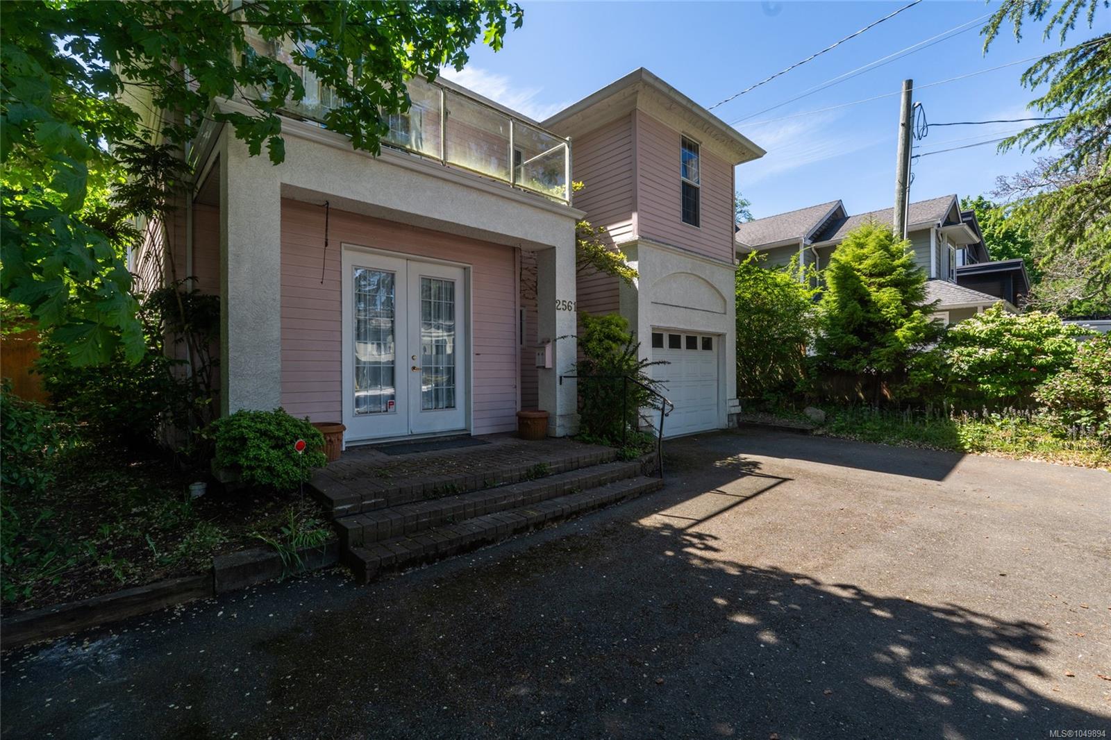 2561 Sinclair Rd — listing photo 10 of 43