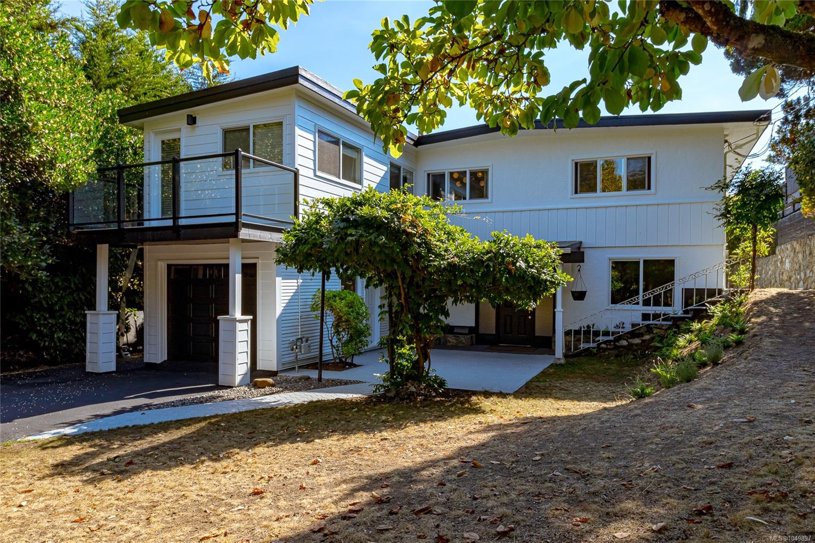 955 Doumac Ave — listing photo 2 of 66