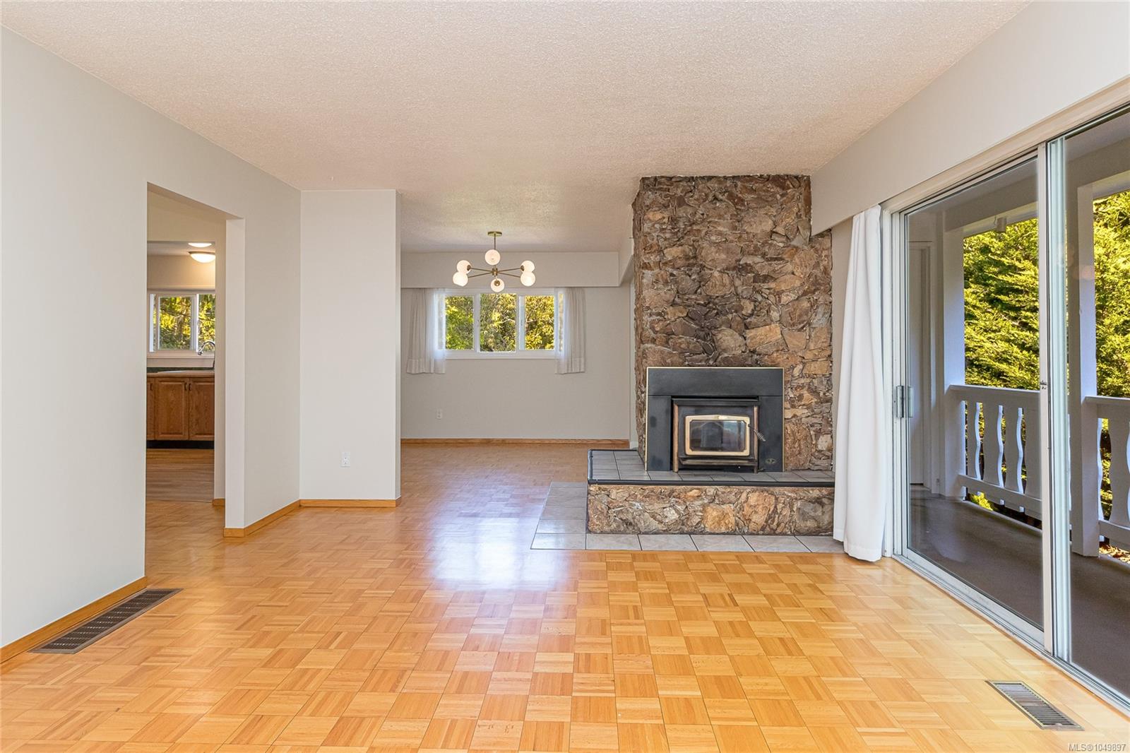 955 Doumac Ave — listing photo 12 of 66