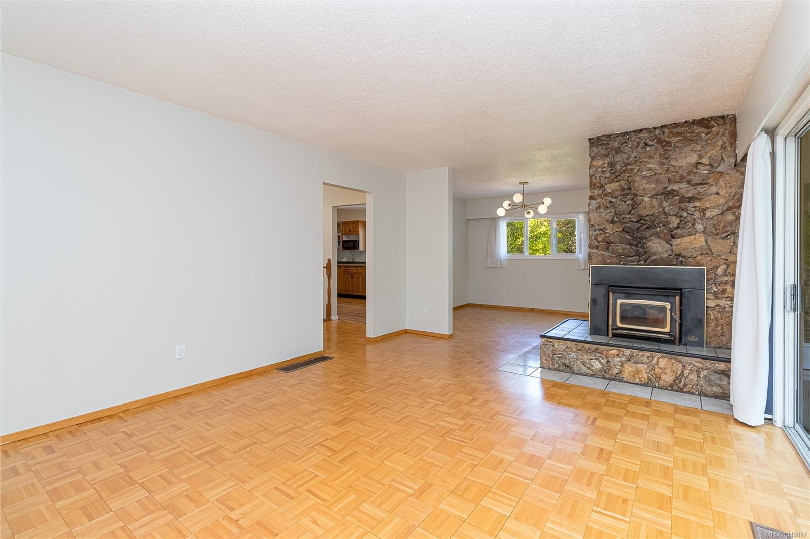 955 Doumac Ave — listing photo 13 of 66