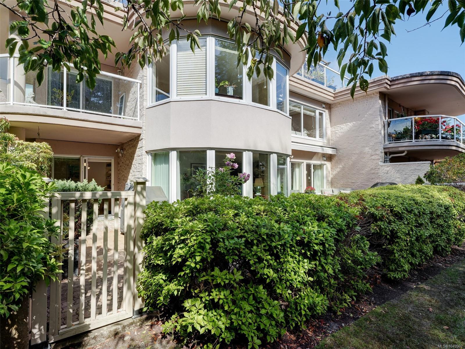 2829 Arbutus Rd, Saanich