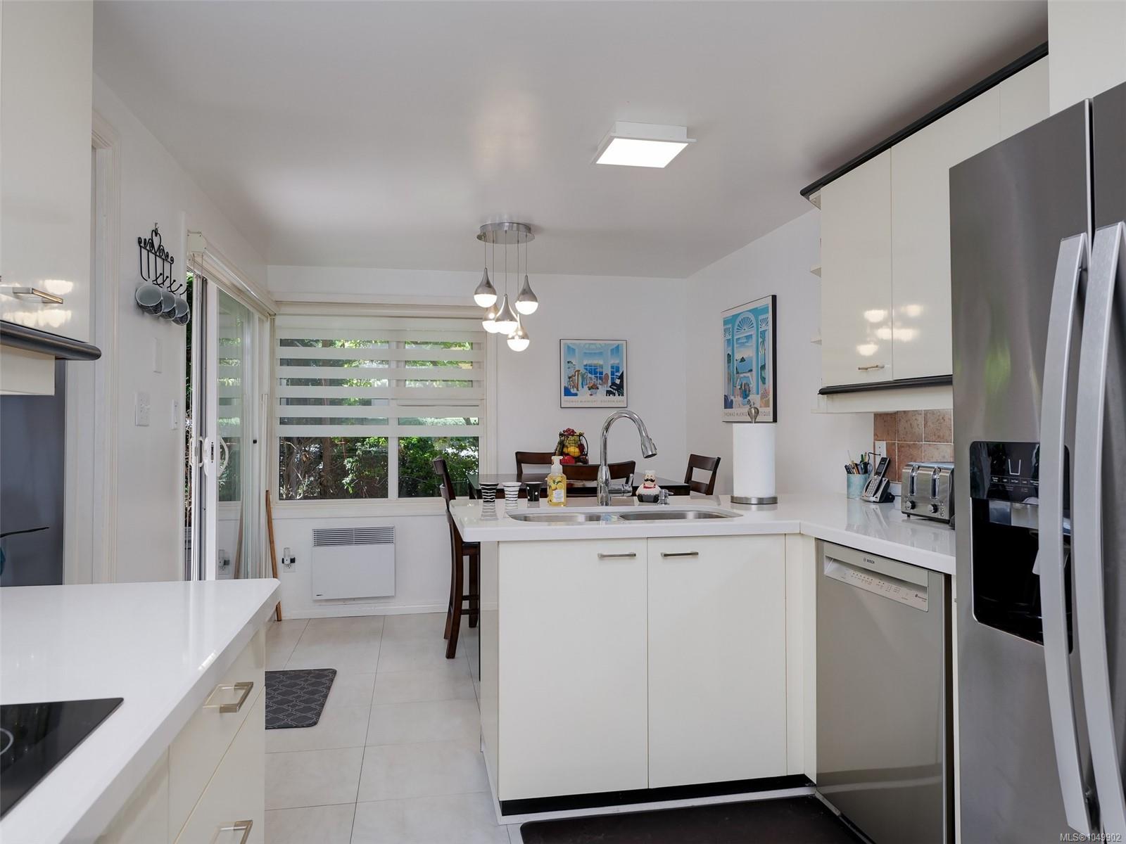 3105-2829 Arbutus Rd — listing photo 9 of 36