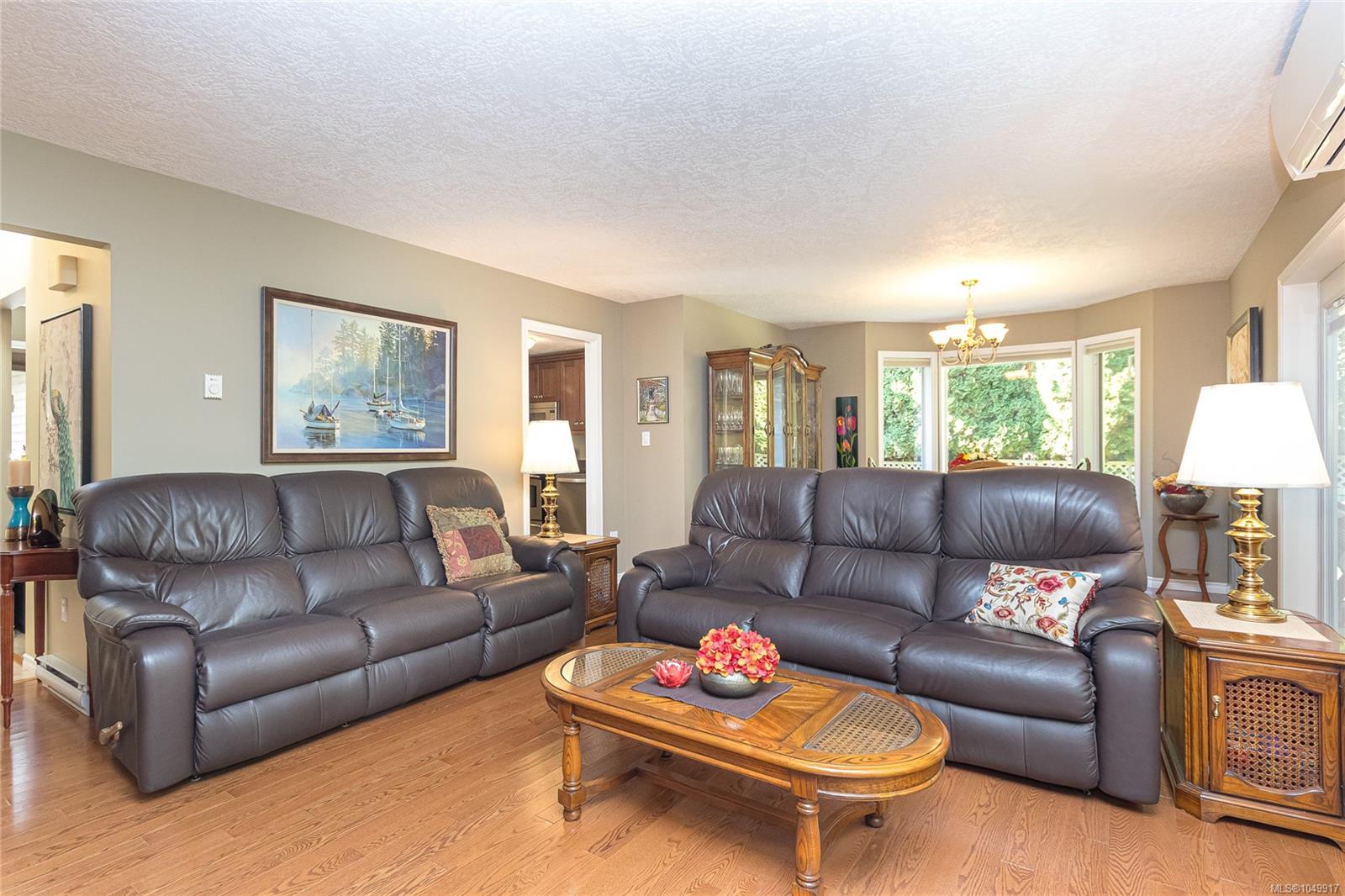 8571 Kingcome Cres photo 6
