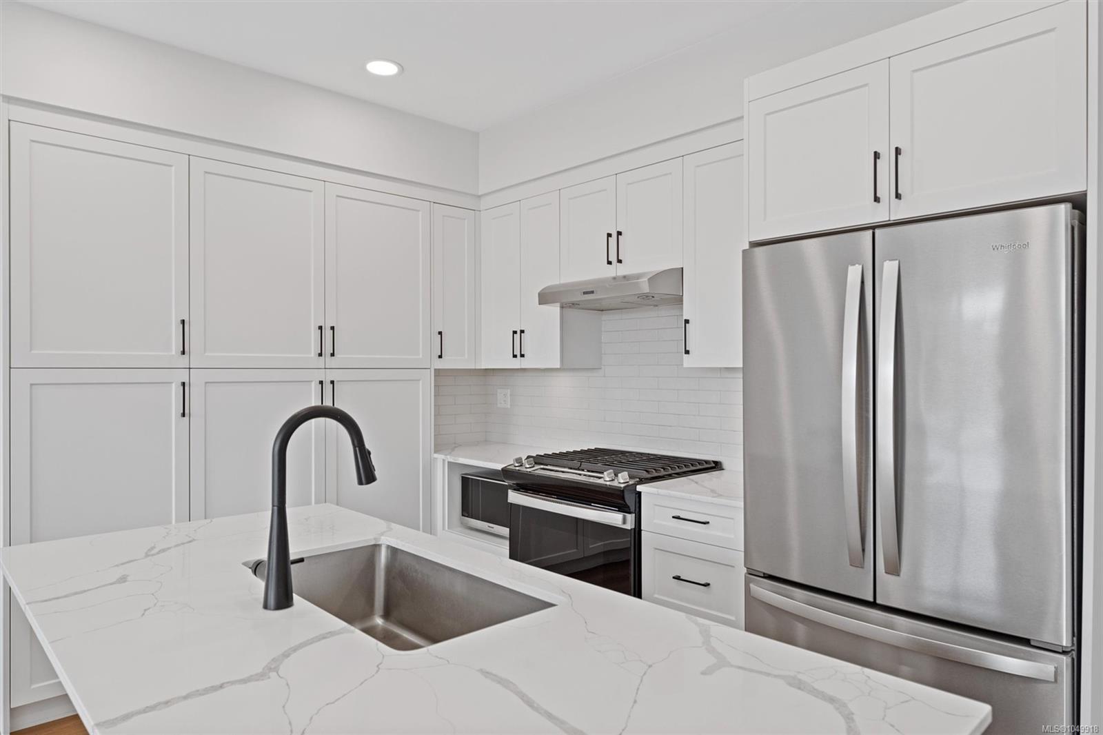 60-255 Caspian Dr — listing photo 12 of 38