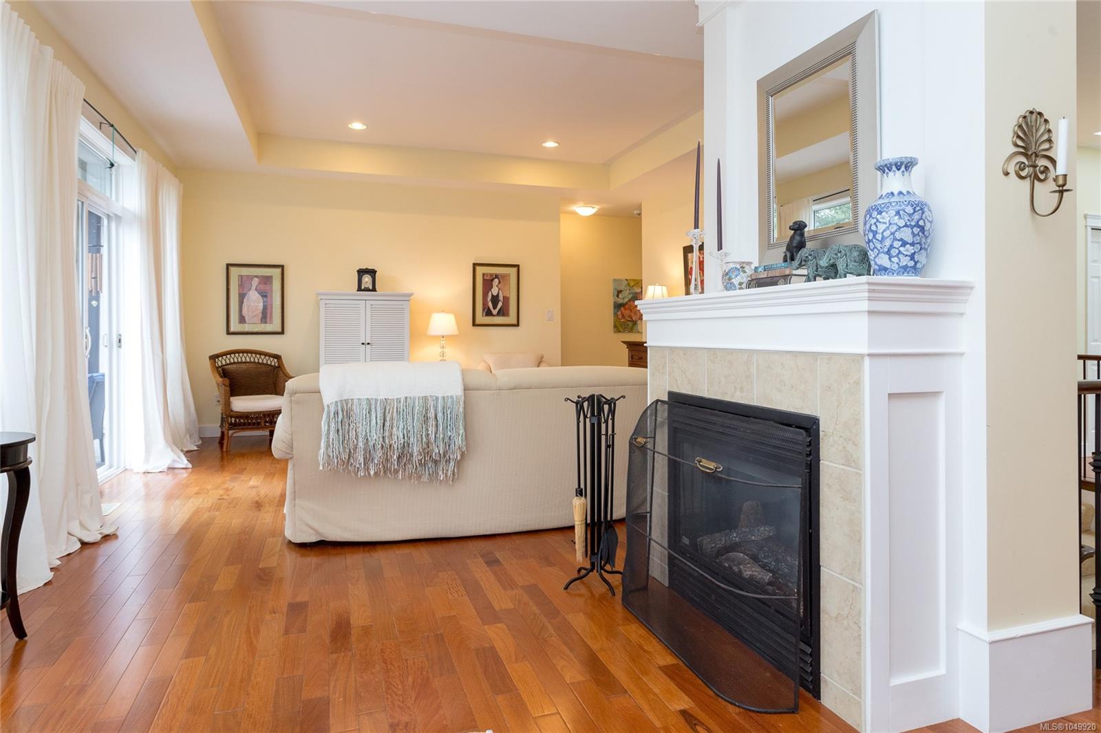 6082 Copper View Lane — listing photo 12 of 60