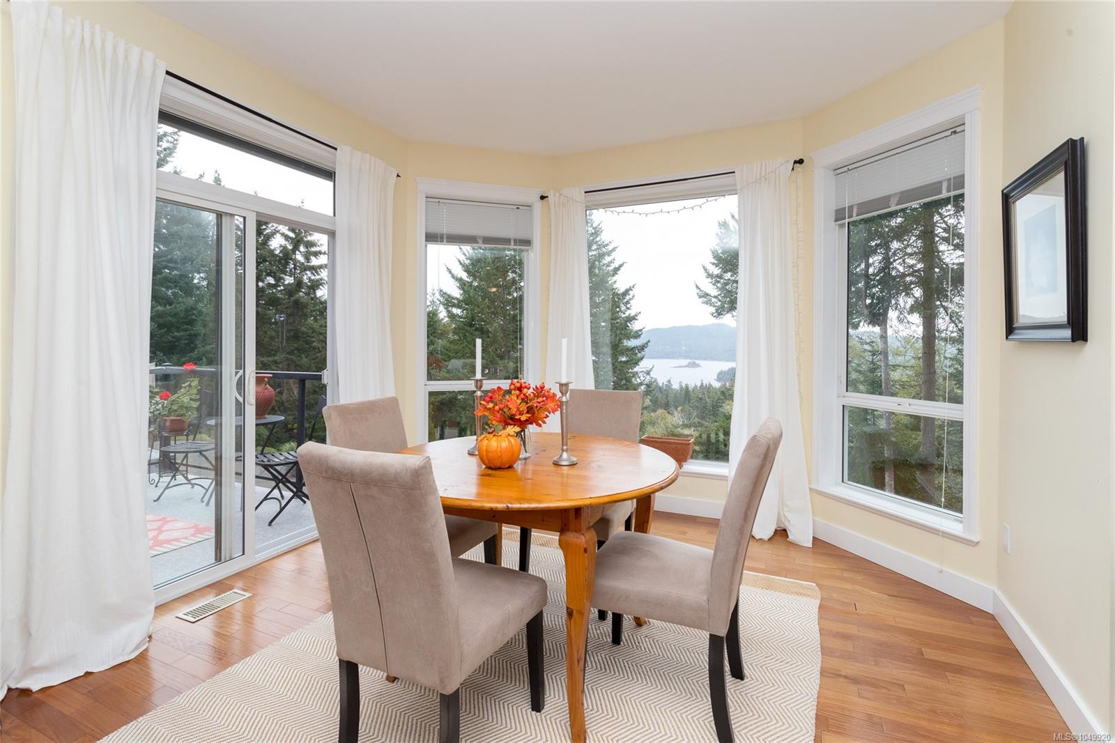 6082 Copper View Lane — listing photo 13 of 60