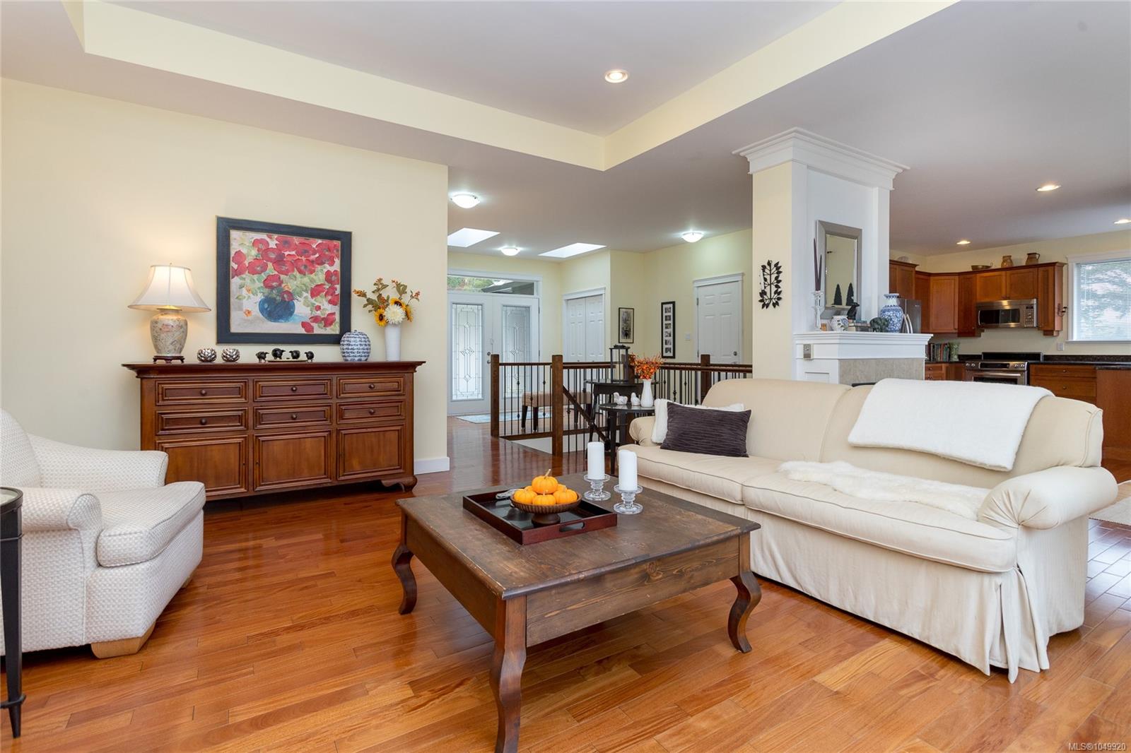 6082 Copper View Lane — listing photo 9 of 60