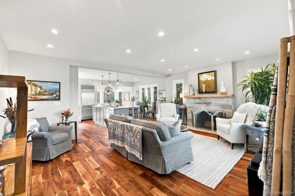 1244 Beach Dr — listing photo 12 of 85