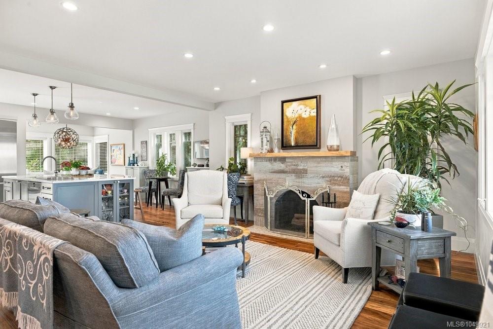 1244 Beach Dr — listing photo 13 of 85