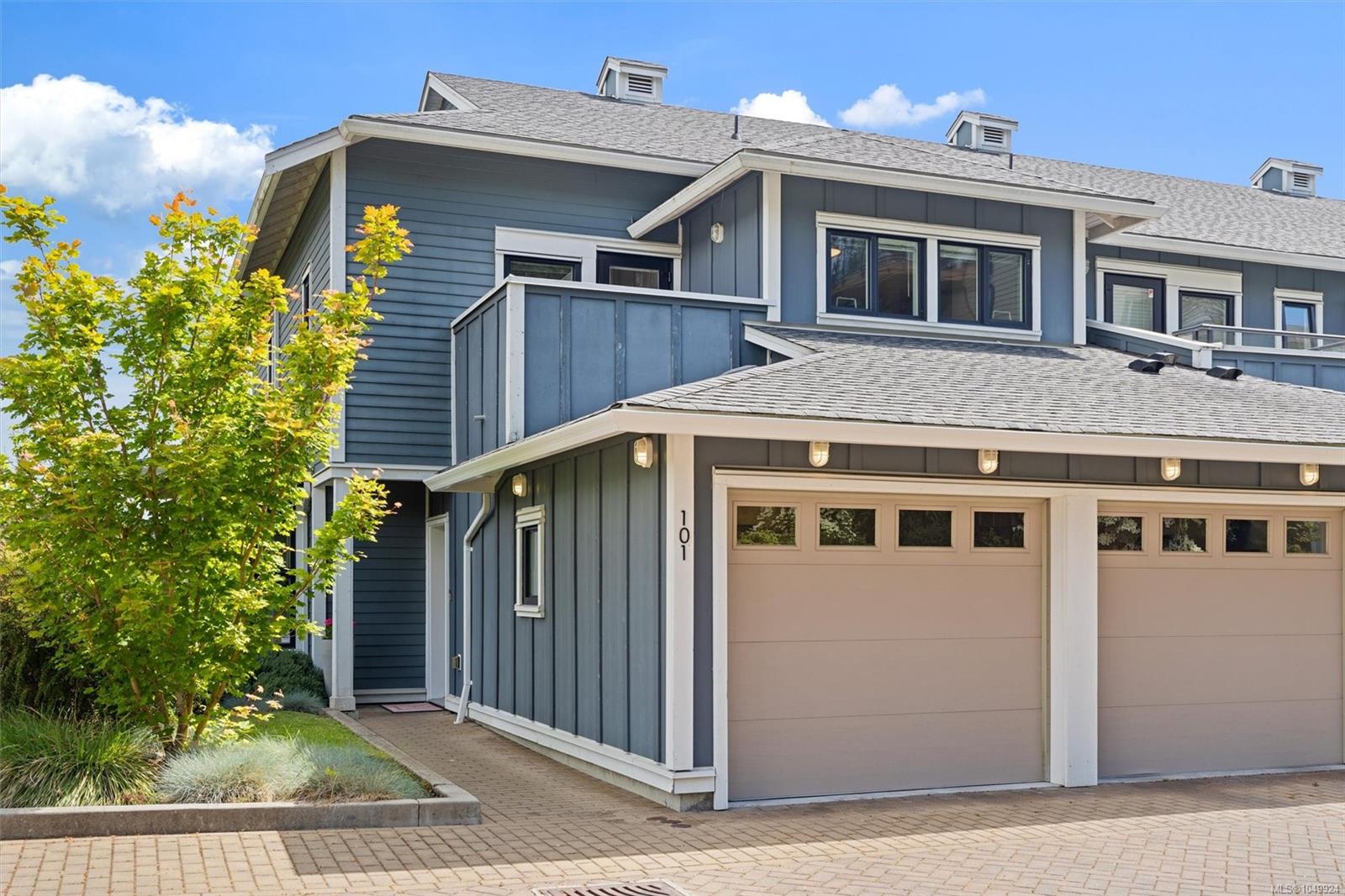 3916 Carey Rd, Saanich
