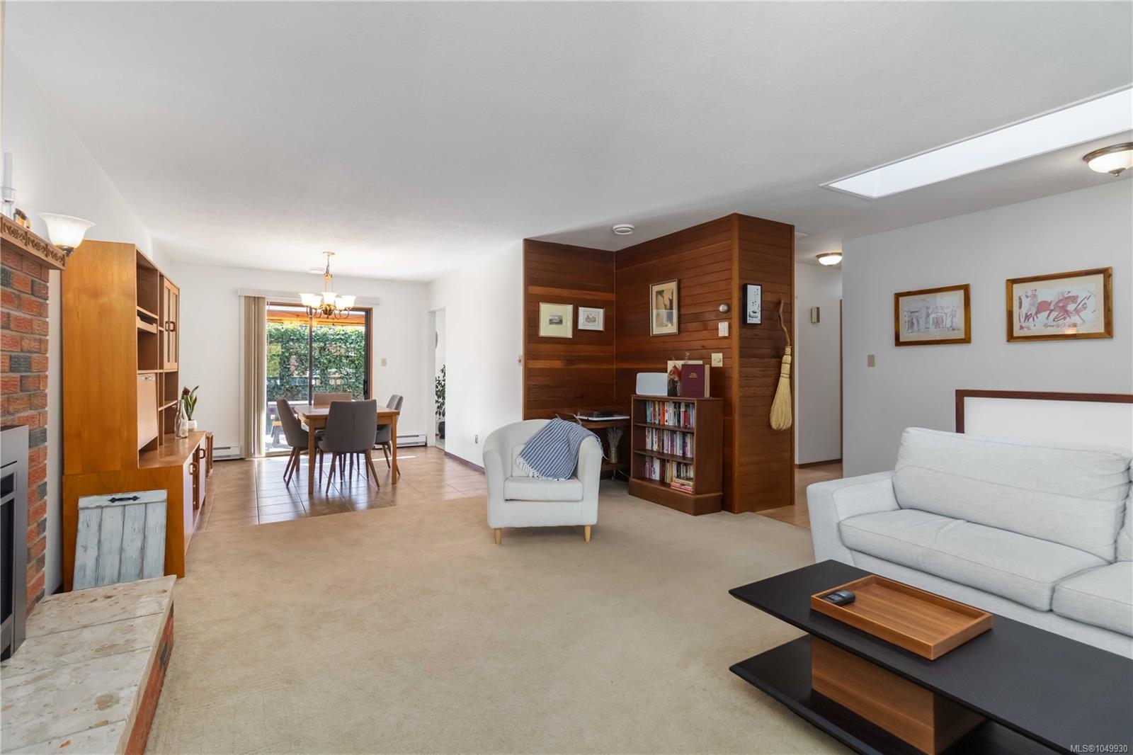 711 Miller Ave — listing photo 4 of 47