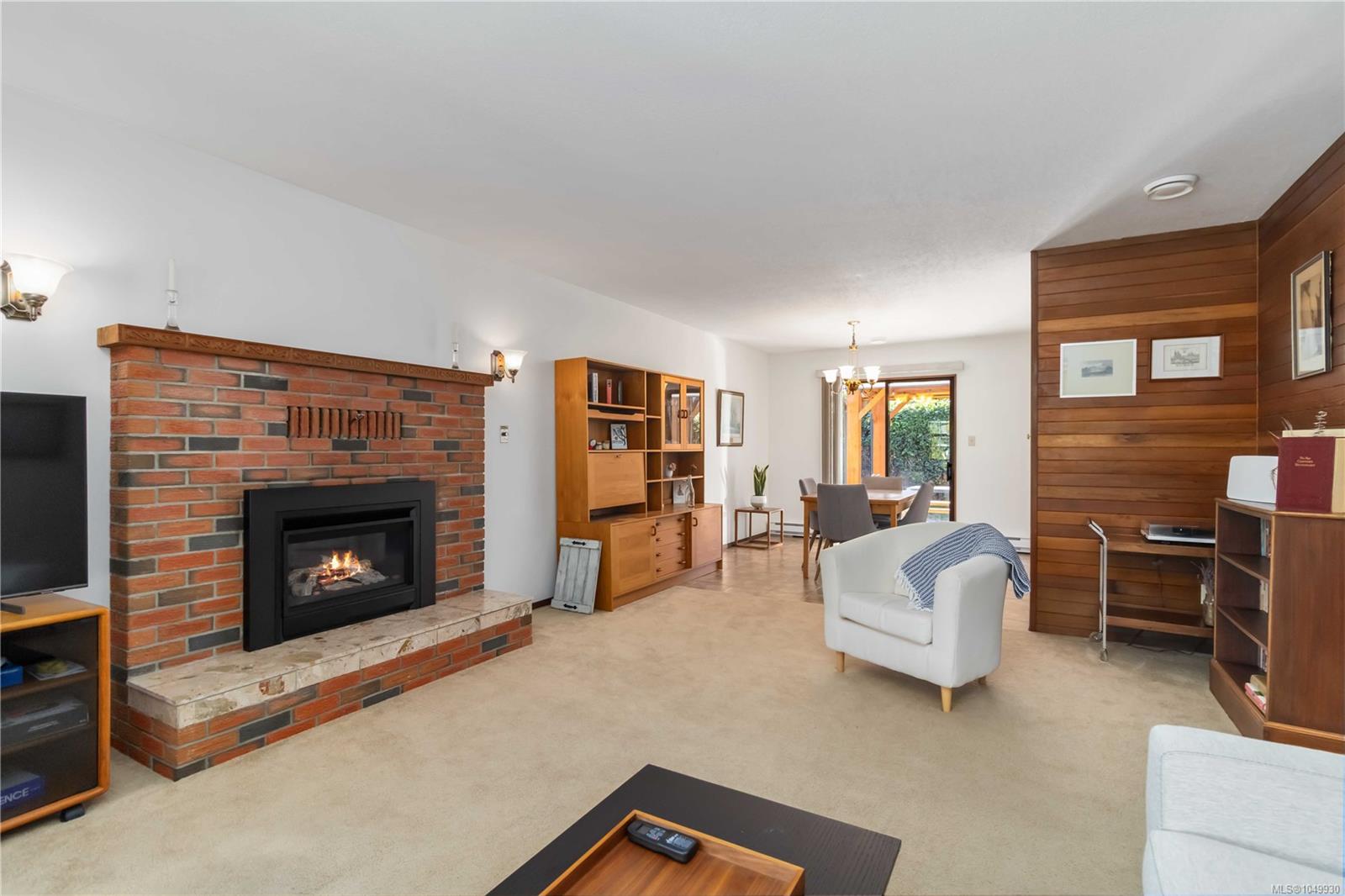 711 Miller Ave — listing photo 5 of 47