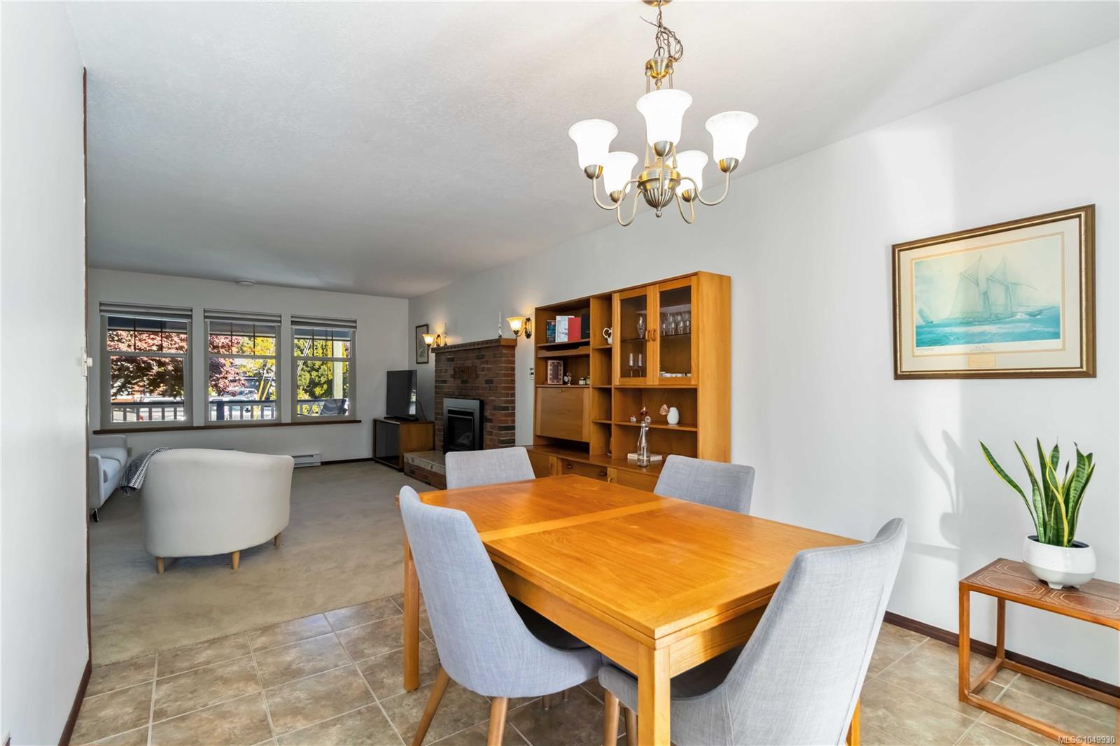 711 Miller Ave — listing photo 9 of 47