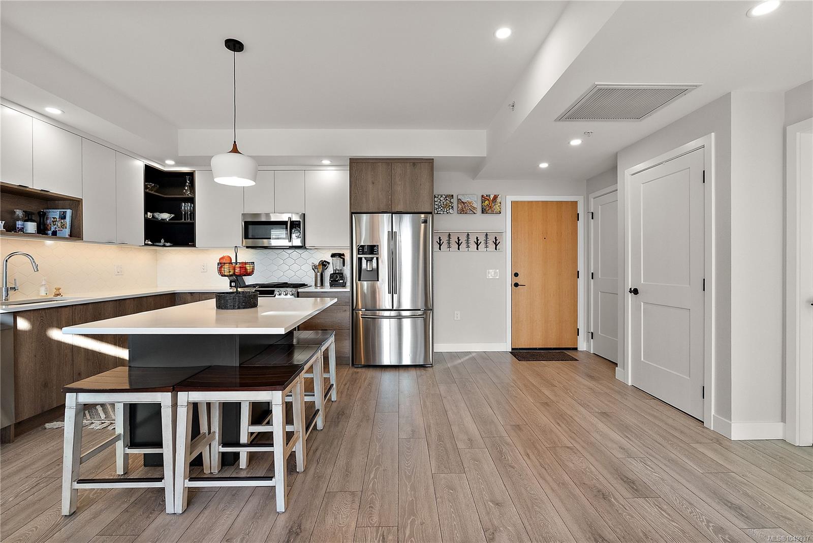 408-950 Whirlaway Cres — listing photo 10 of 39