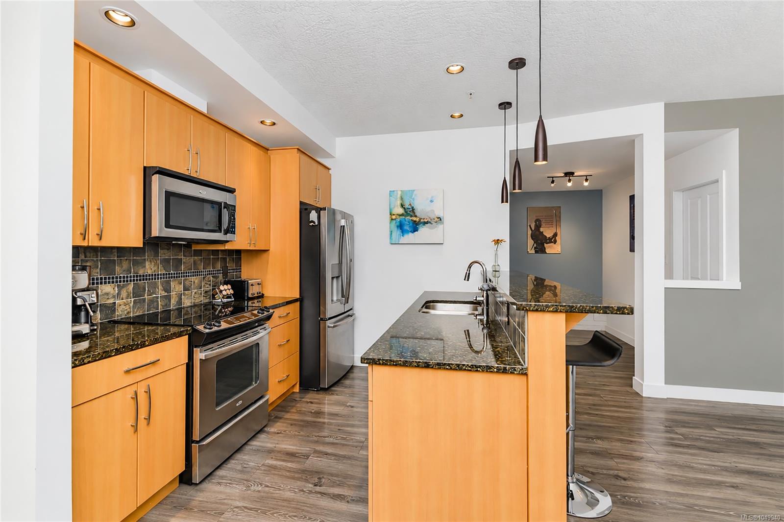 406-623 Treanor Ave — listing photo 6 of 34