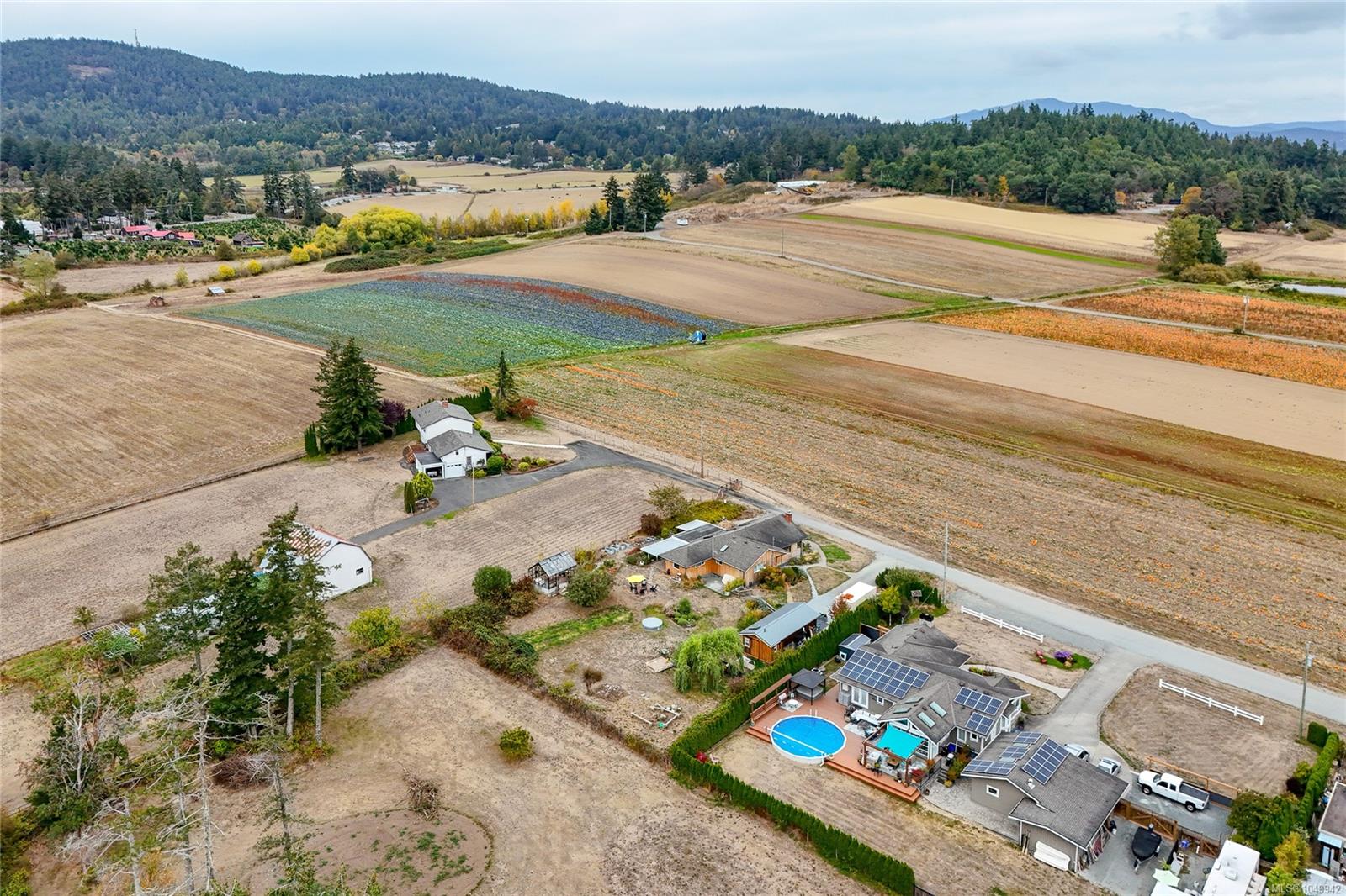 2105 Straitsview Rd — listing photo 5 of 67